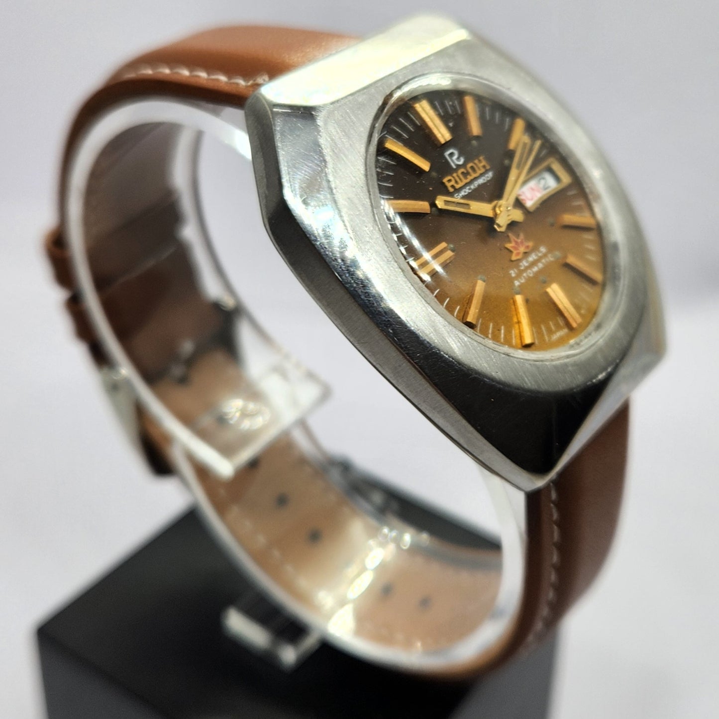 Vintage Ricoh R31 Automatic Brown Face New Strap 21 Jewels Day-Date Men's Wrist Watch R54