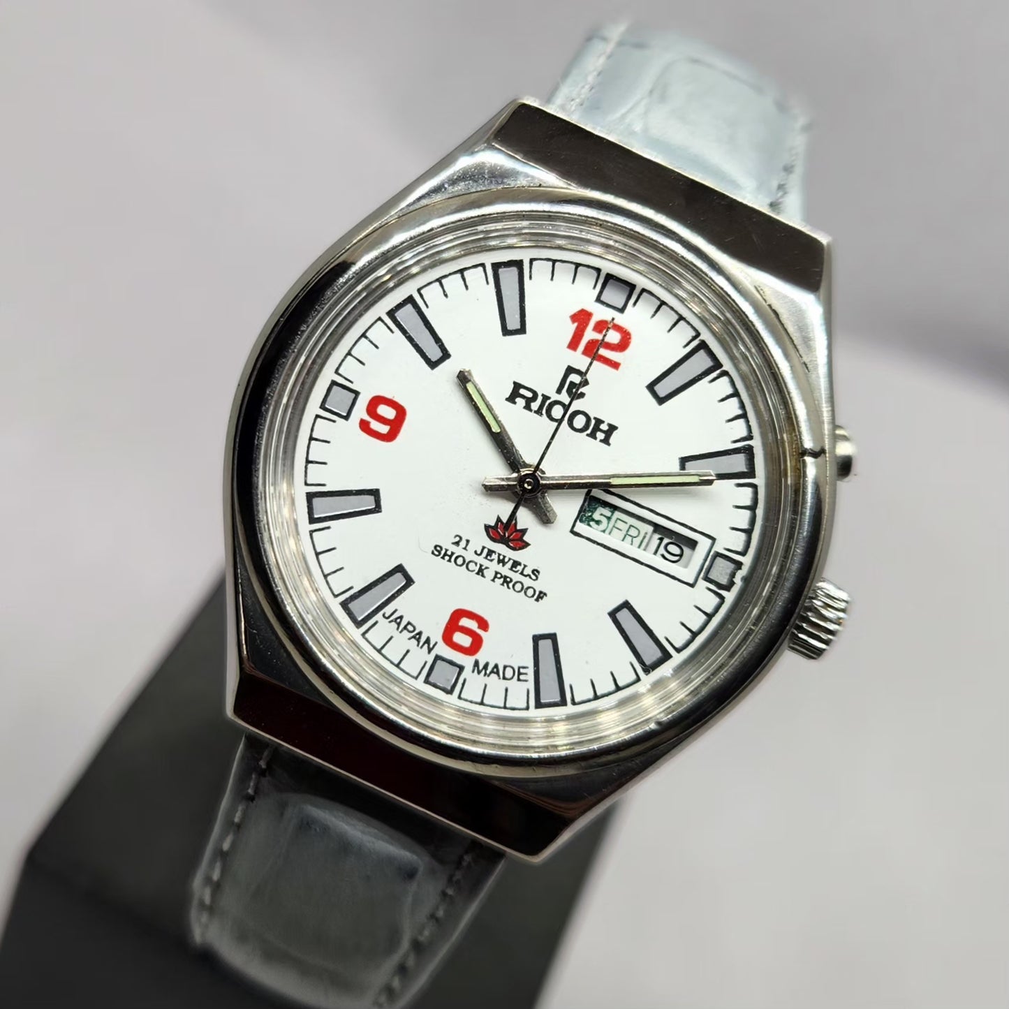 Vintage Ricoh R31 Automatic White Face New Strap 21 Jewels Day-Date Men's Wrist Watch R60