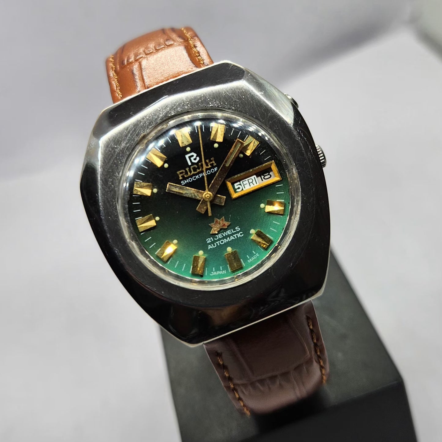 Vintage Ricoh R31 Automatic Green Face New Strap 21 Jewels Day-Date Men's Wrist Watch R61