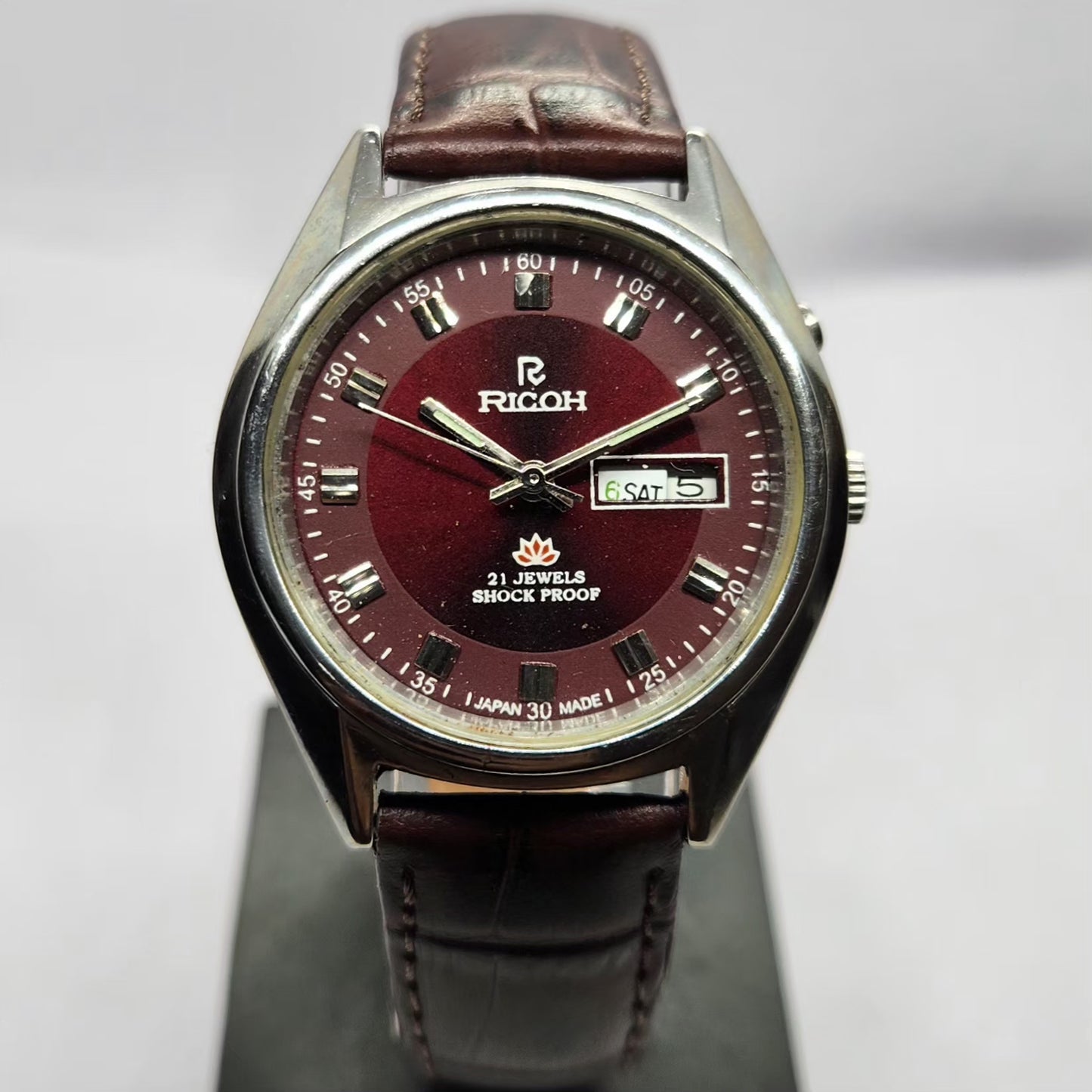 Vintage Ricoh R31 Automatic Red Face New Strap 21 Jewels Day-Date Men's Wrist Watch R62