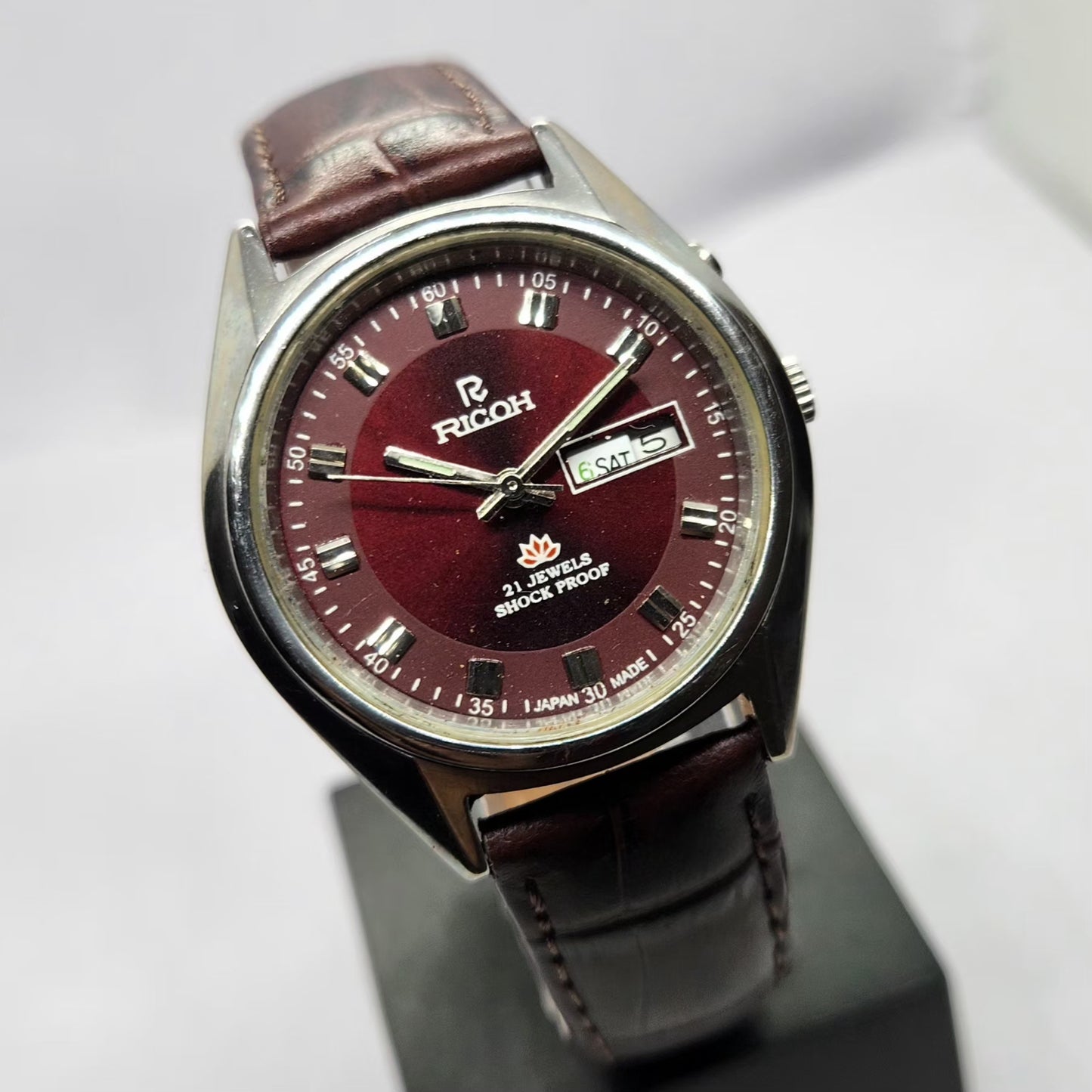 Vintage Ricoh R31 Automatic Red Face New Strap 21 Jewels Day-Date Men's Wrist Watch R62