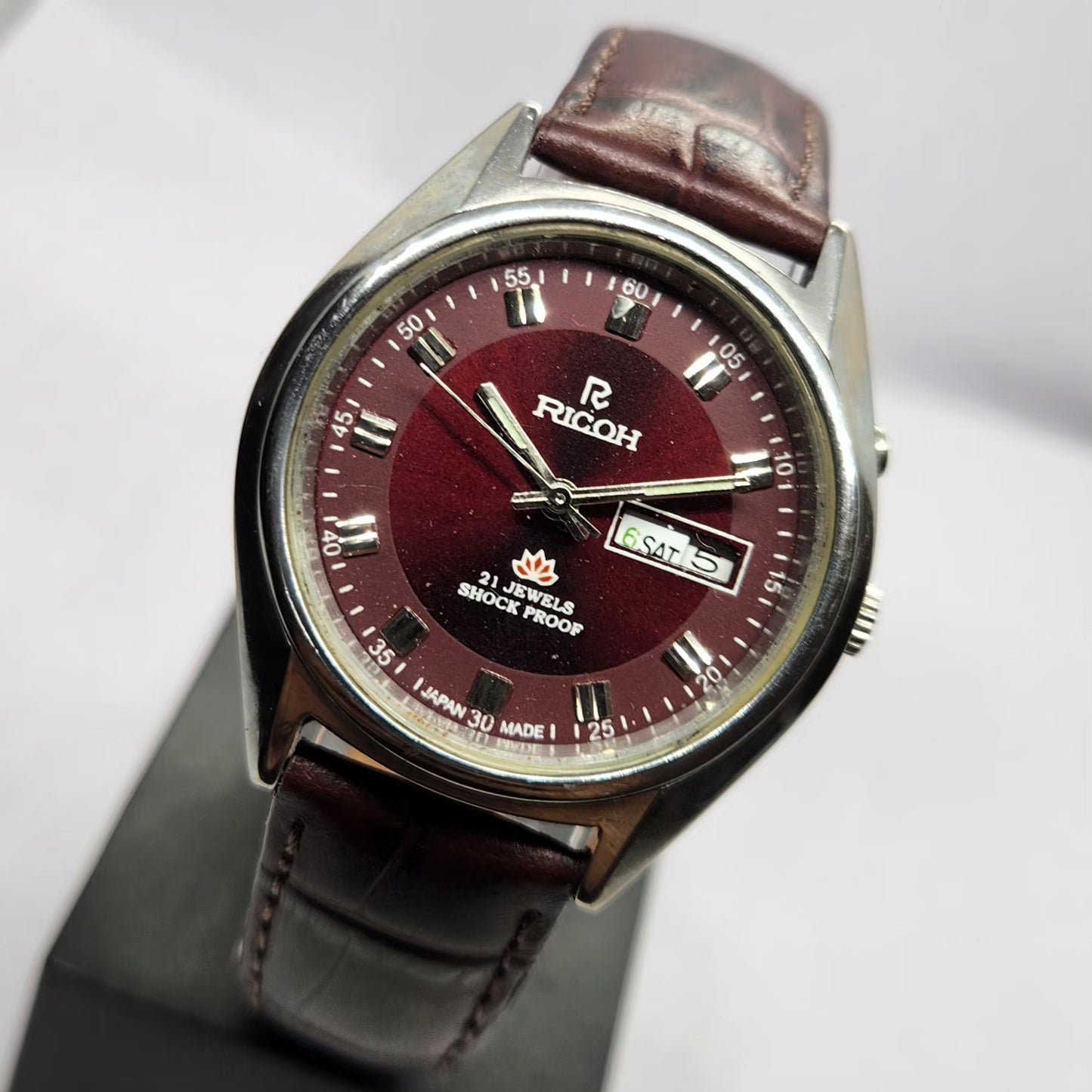 Vintage Ricoh R31 Automatic Red Face New Strap 21 Jewels Day-Date Men's Wrist Watch R62