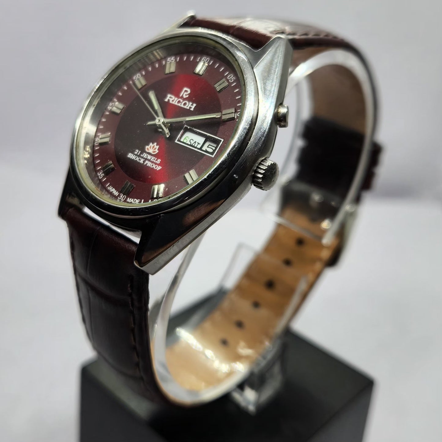 Vintage Ricoh R31 Automatic Red Face New Strap 21 Jewels Day-Date Men's Wrist Watch R62