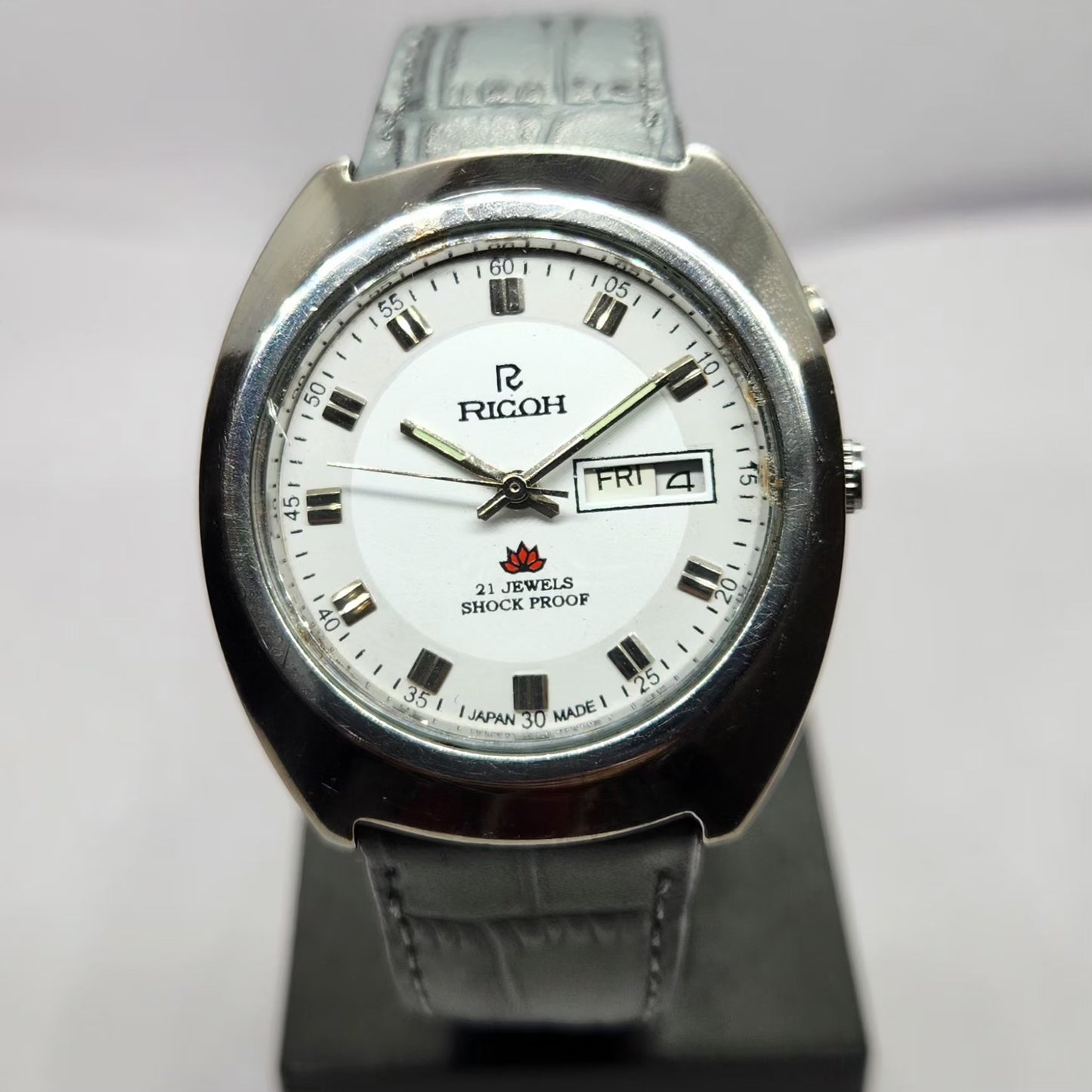 Vintage Ricoh R31 Automatic White Face New Strap 21 Jewels Day-Date Men's Wrist Watch R66