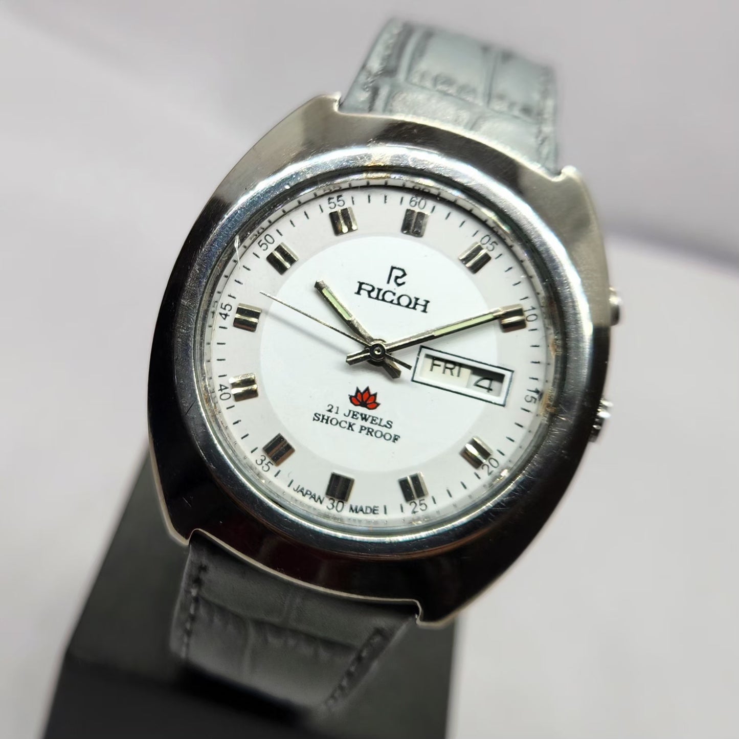 Vintage Ricoh R31 Automatic White Face New Strap 21 Jewels Day-Date Men's Wrist Watch R66