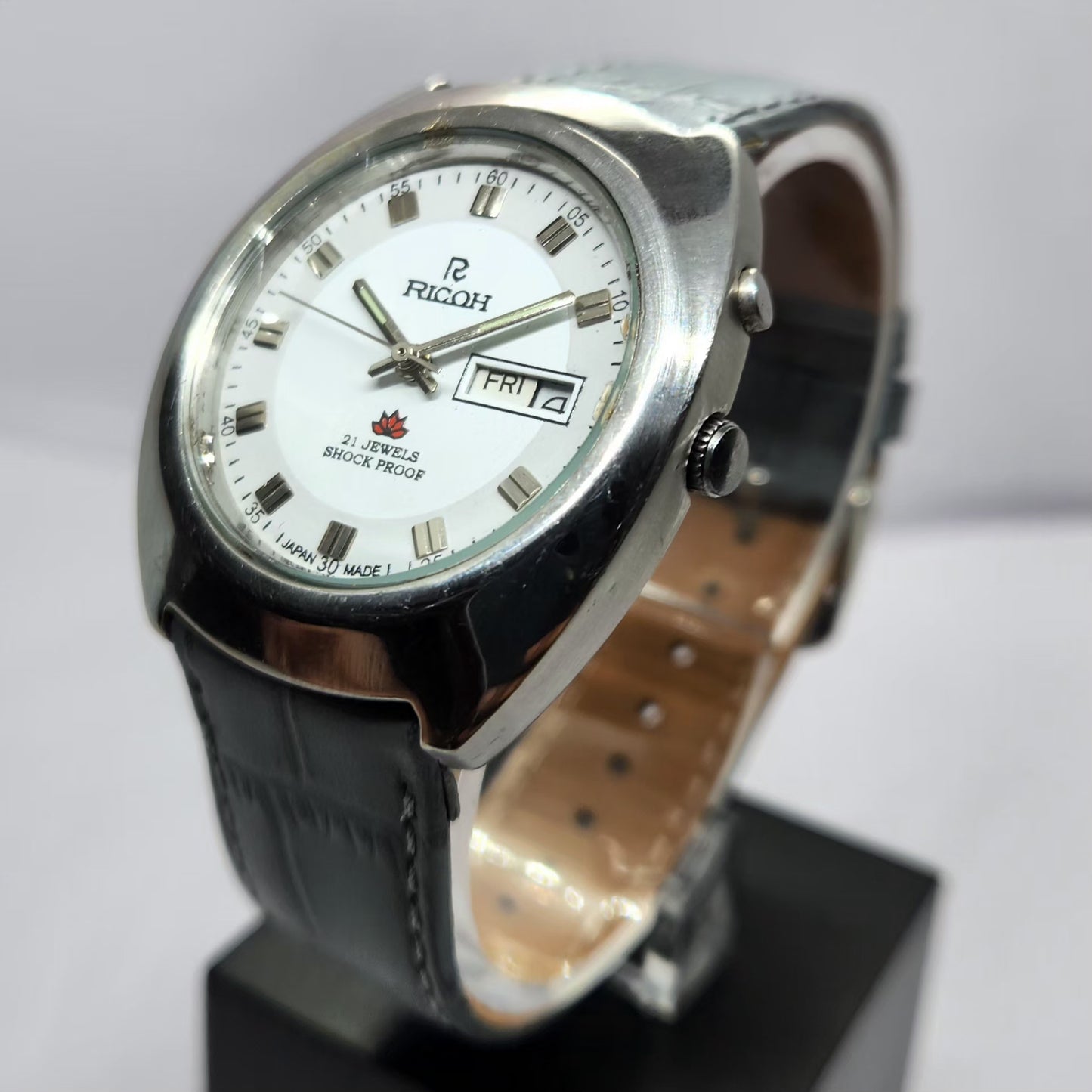 Vintage Ricoh R31 Automatic White Face New Strap 21 Jewels Day-Date Men's Wrist Watch R66