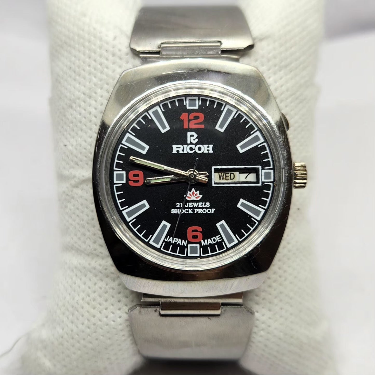 Vintage Ricoh R31 Automatic Black Face 21 Jewels Day-Date Men's Wrist Watch R70