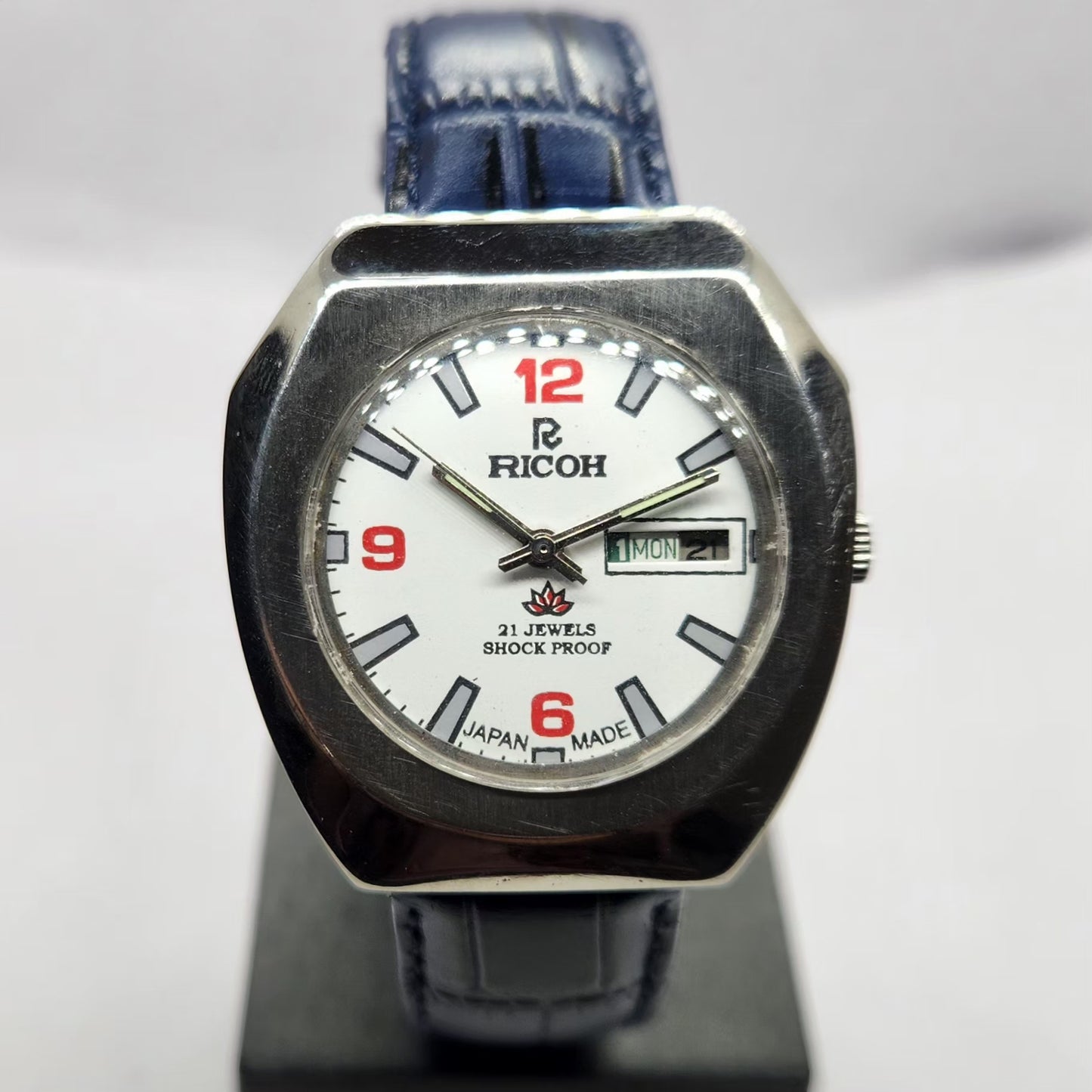 Vintage Ricoh R31 Automatic White Face New Strap 21 Jewels Day-Date Men's Wrist Watch R72