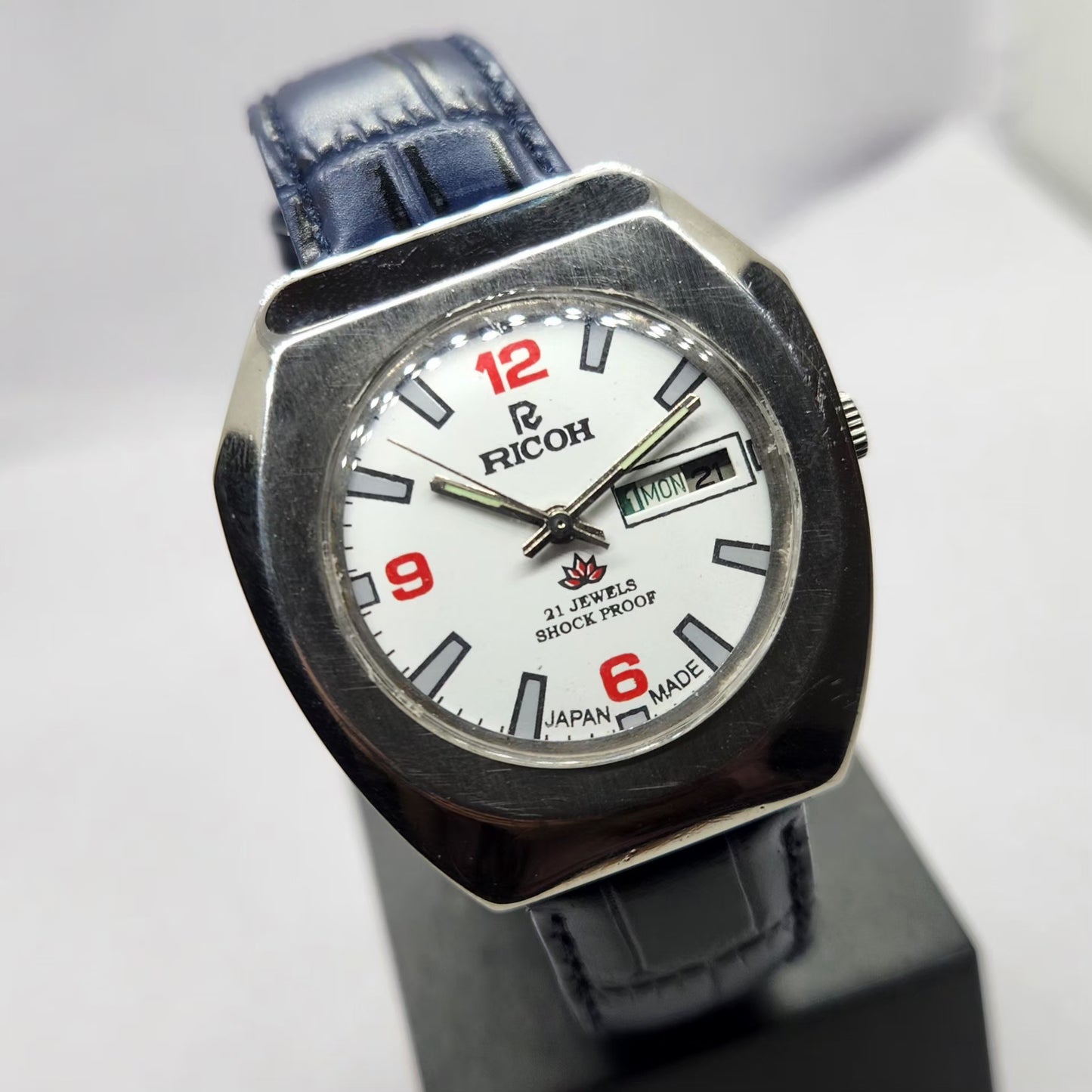 Vintage Ricoh R31 Automatic White Face New Strap 21 Jewels Day-Date Men's Wrist Watch R72