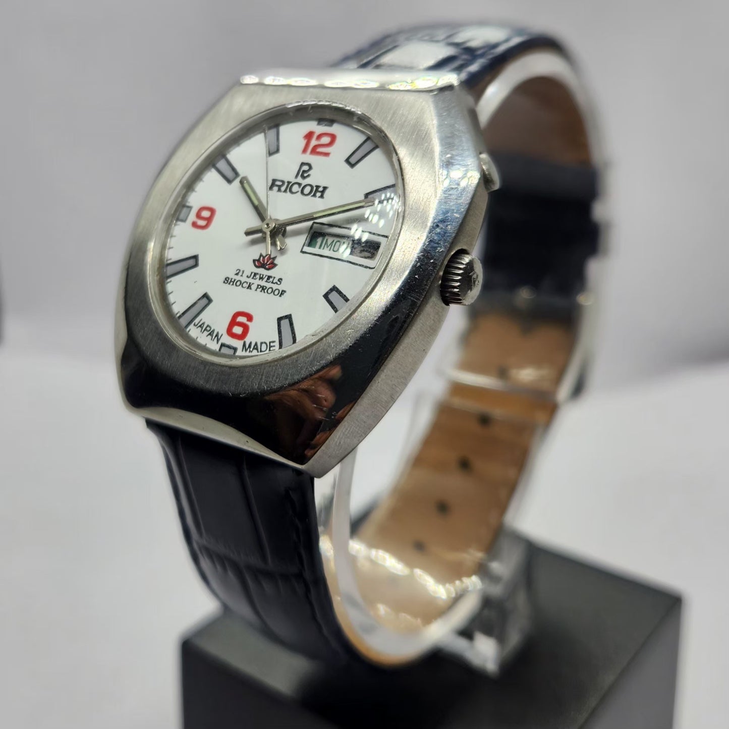 Vintage Ricoh R31 Automatic White Face New Strap 21 Jewels Day-Date Men's Wrist Watch R72