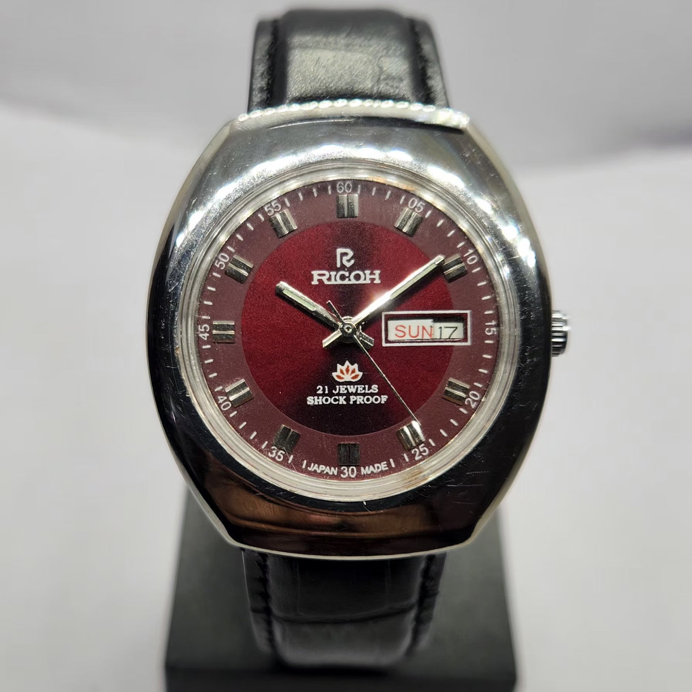 Vintage Ricoh R31 Automatic Red Face New Strap 21 Jewels Day-Date Men's Wrist Watch R73