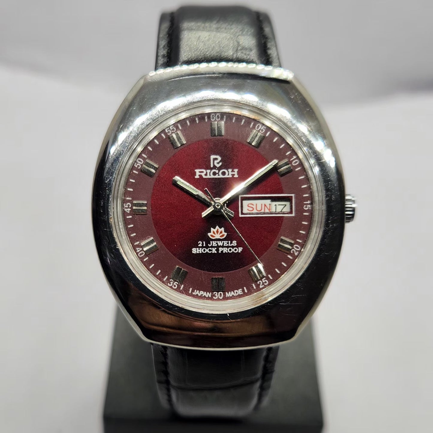 Vintage Ricoh R31 Automatic Red Face New Strap 21 Jewels Day-Date Men's Wrist Watch R73