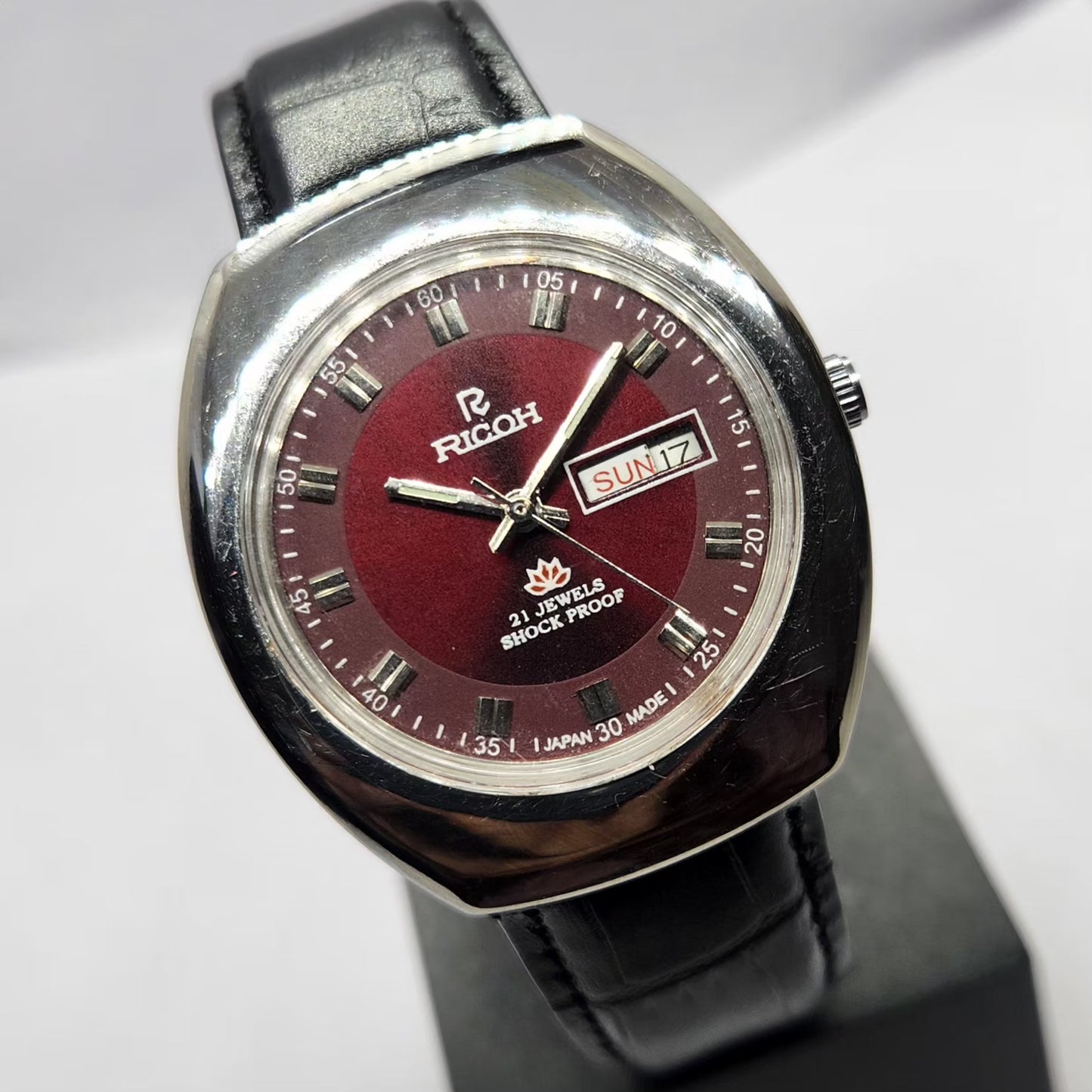 Vintage Ricoh R31 Automatic Red Face New Strap 21 Jewels Day-Date Men's Wrist Watch R73