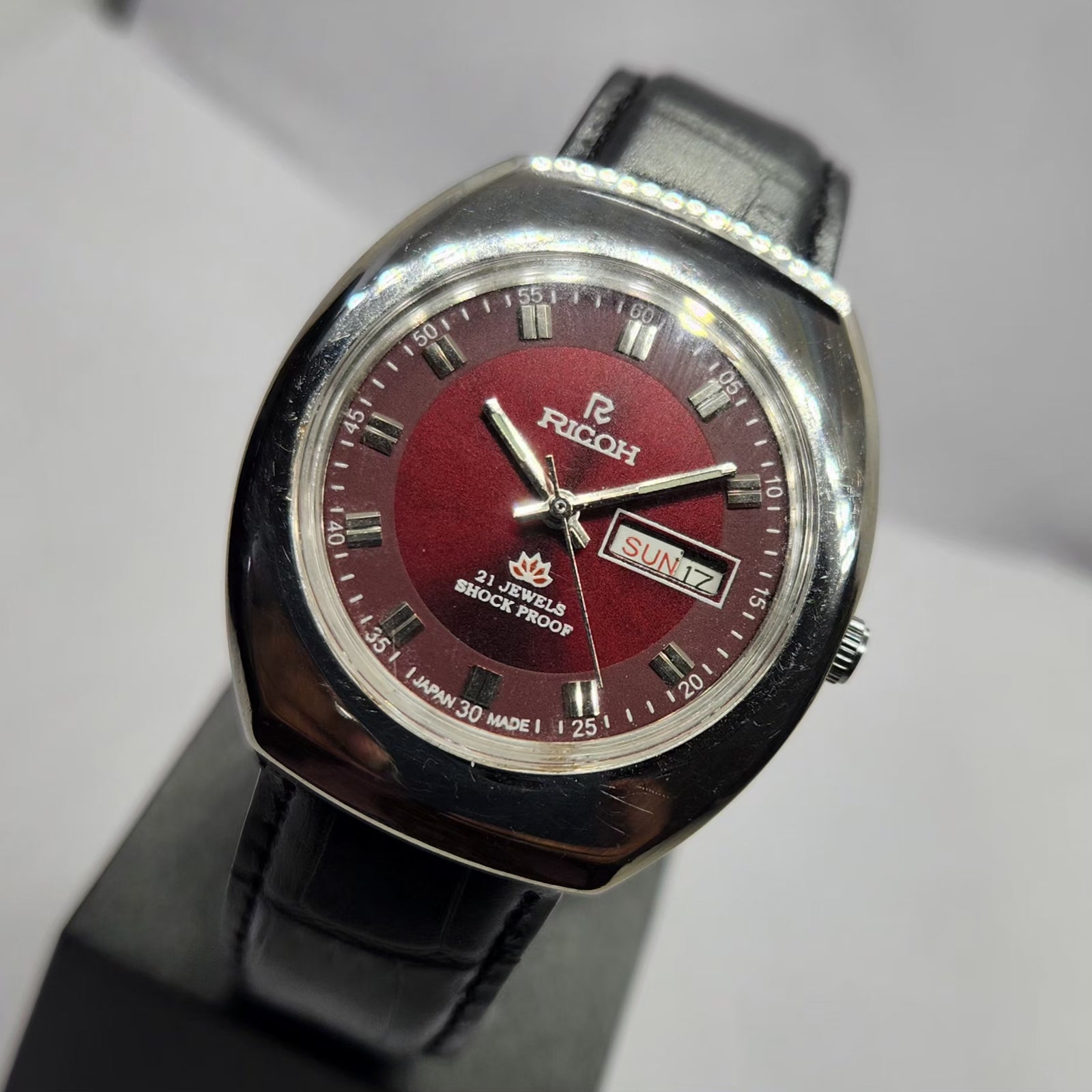 Vintage Ricoh R31 Automatic Red Face New Strap 21 Jewels Day-Date Men's Wrist Watch R73