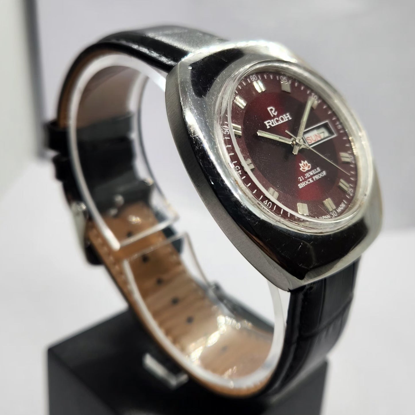 Vintage Ricoh R31 Automatic Red Face New Strap 21 Jewels Day-Date Men's Wrist Watch R73