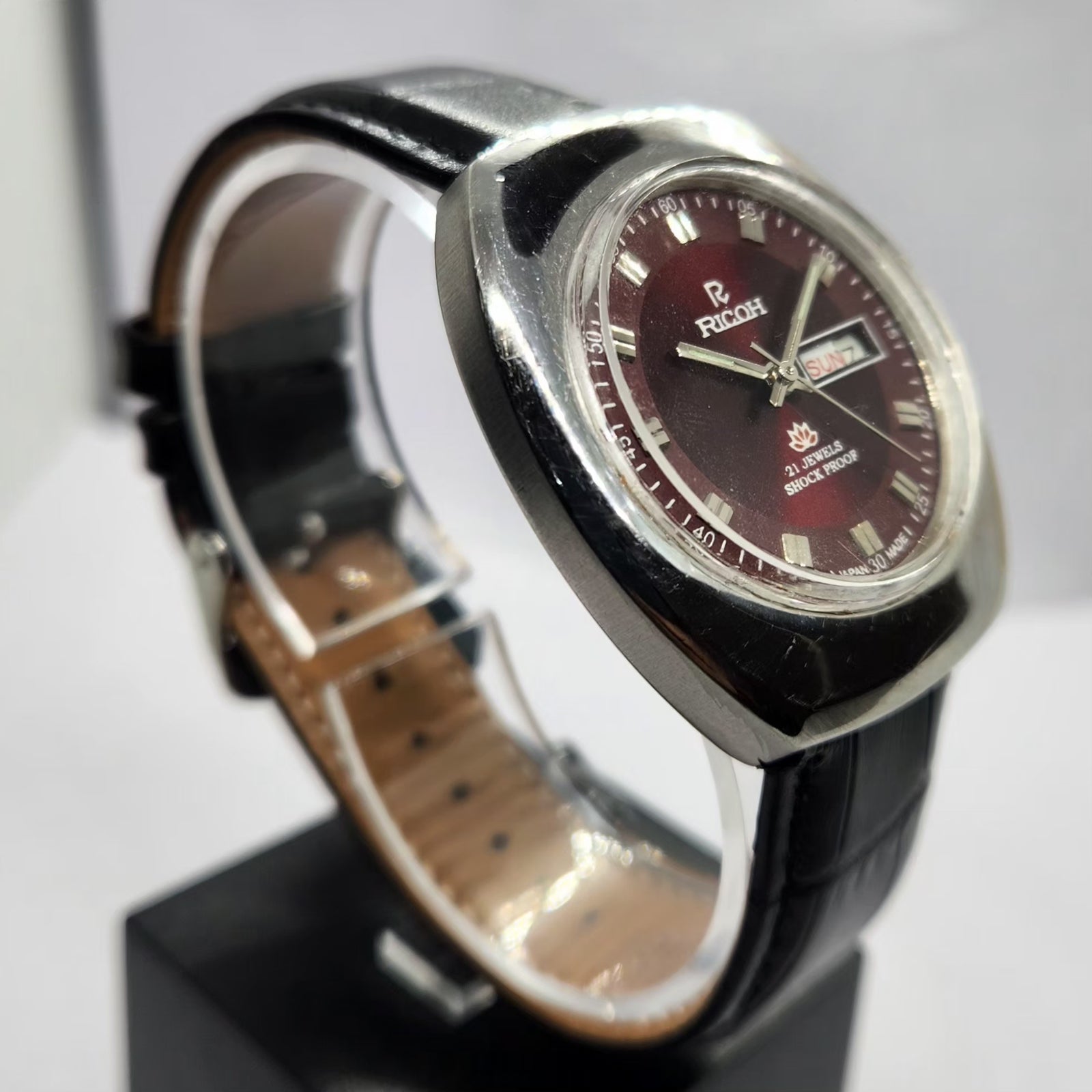 Vintage Ricoh R31 Automatic Red Face New Strap 21 Jewels Day-Date Men's Wrist Watch R73