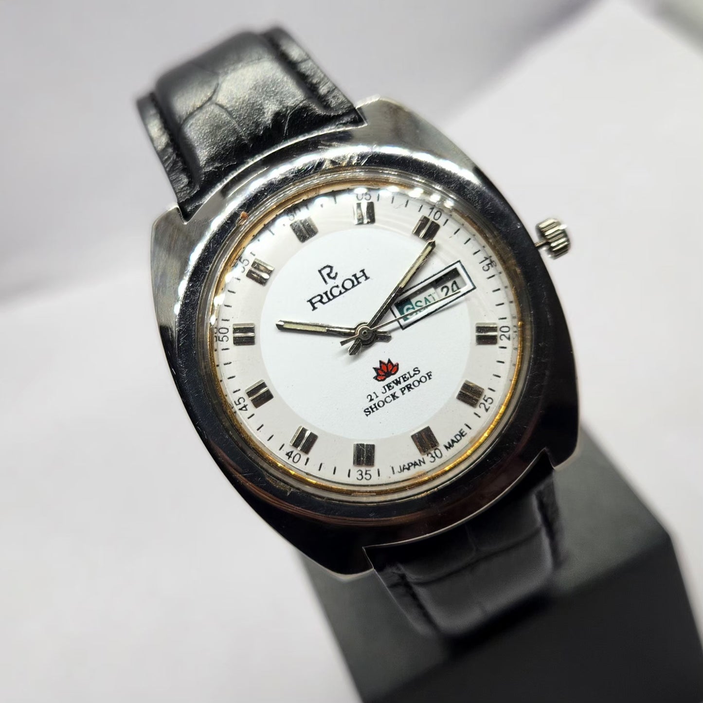 Vintage Ricoh R31 Automatic White Face New Strap 21 Jewels Day-Date Men's Wrist Watch R74
