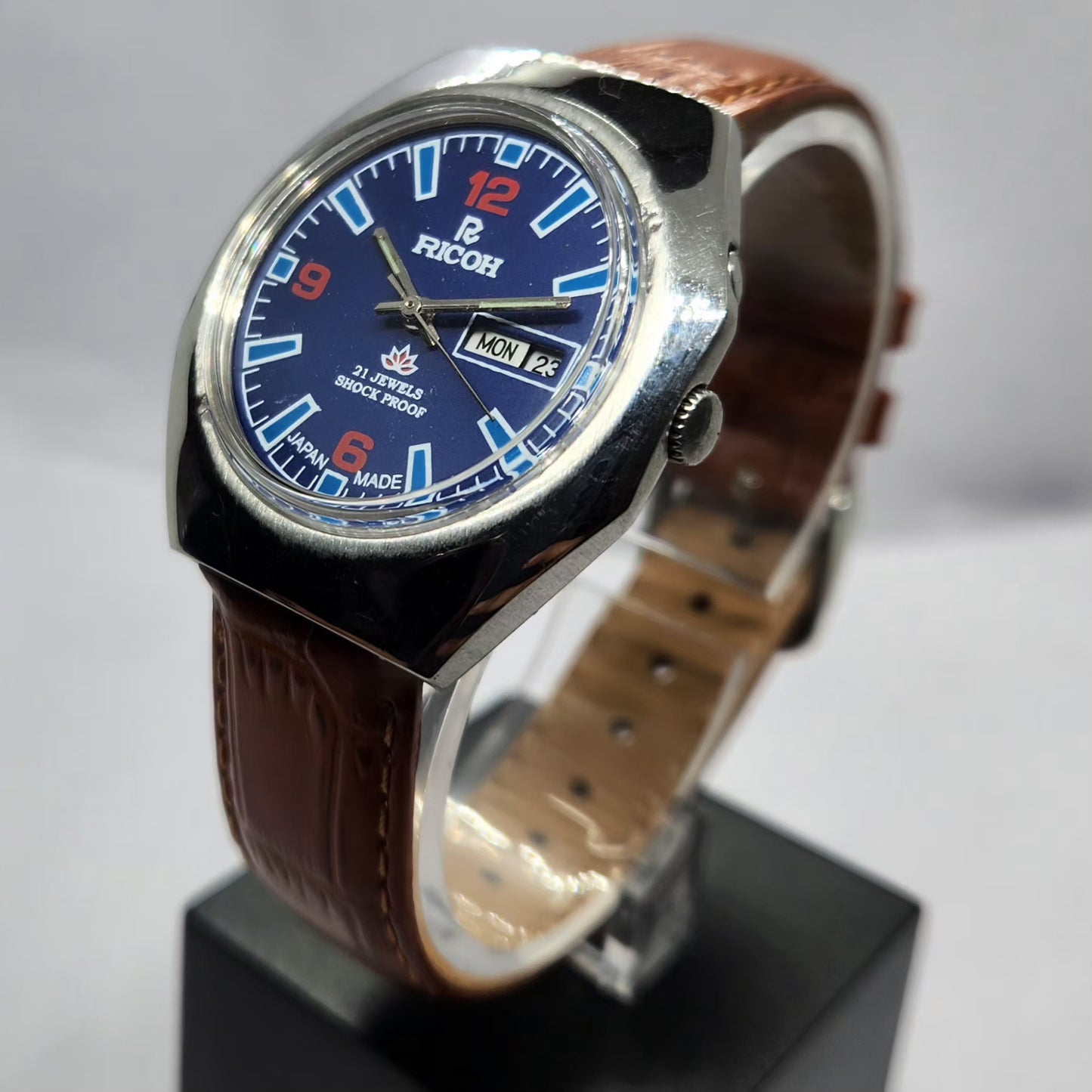 Vintage Ricoh R31 Automatic Blue Face New Strap 21 Jewels Day-Date Men's Wrist Watch R75