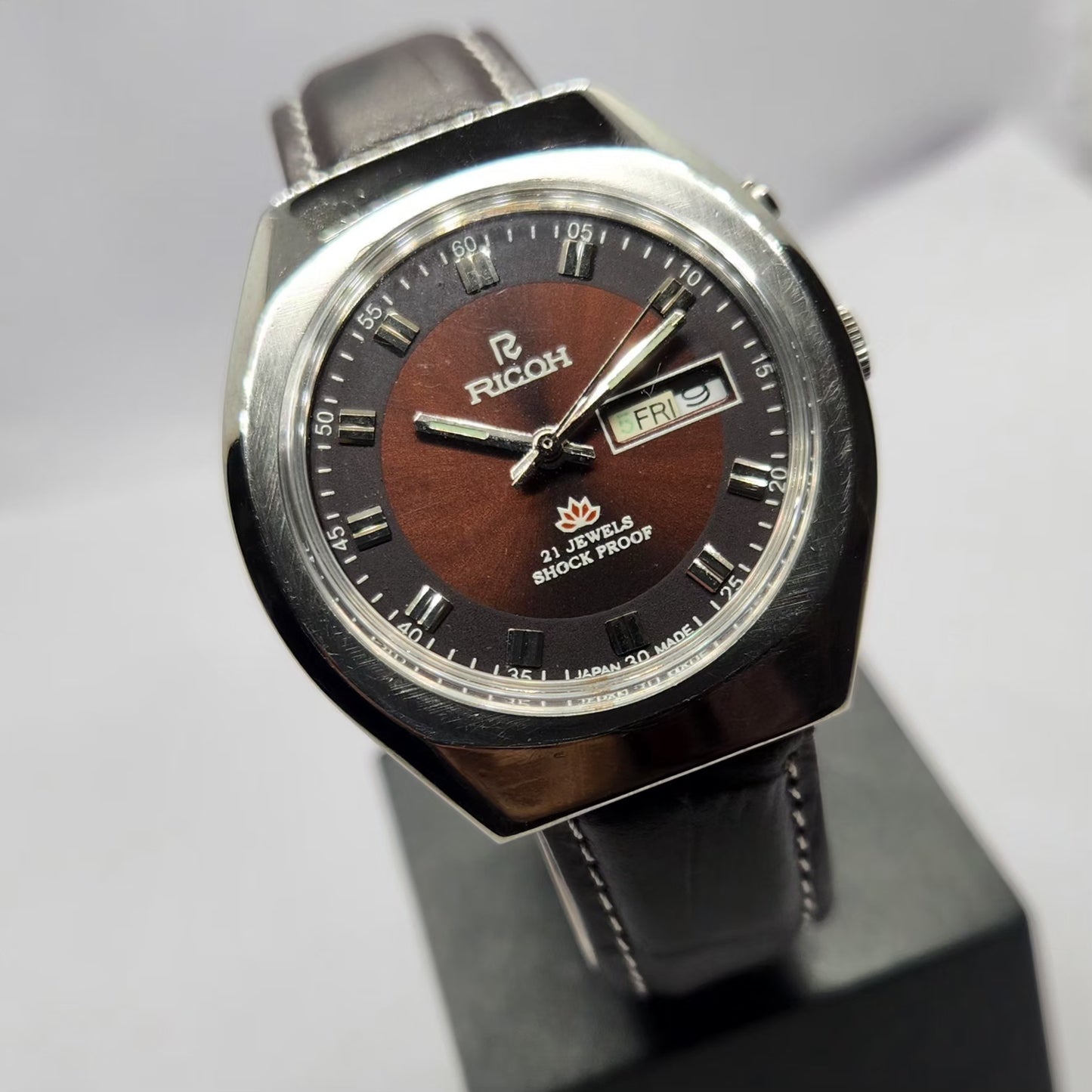Vintage Ricoh R31 Automatic Brown Face New Strap 21 Jewels Day-Date Men's Wrist Watch R76
