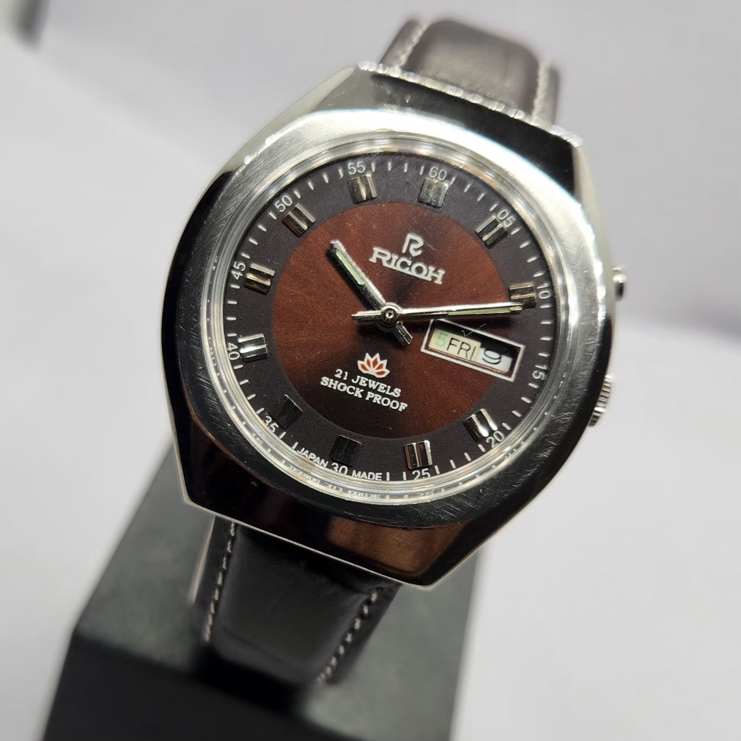 Vintage Ricoh R31 Automatic Brown Face New Strap 21 Jewels Day-Date Men's Wrist Watch R76