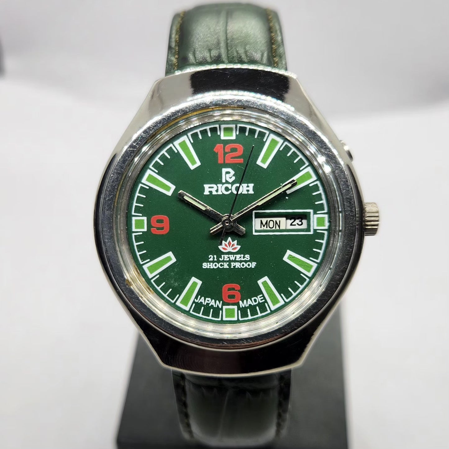 Vintage Ricoh R31 Automatic Green Face New Strap 21 Jewels Day-Date Men's Wrist Watch R79