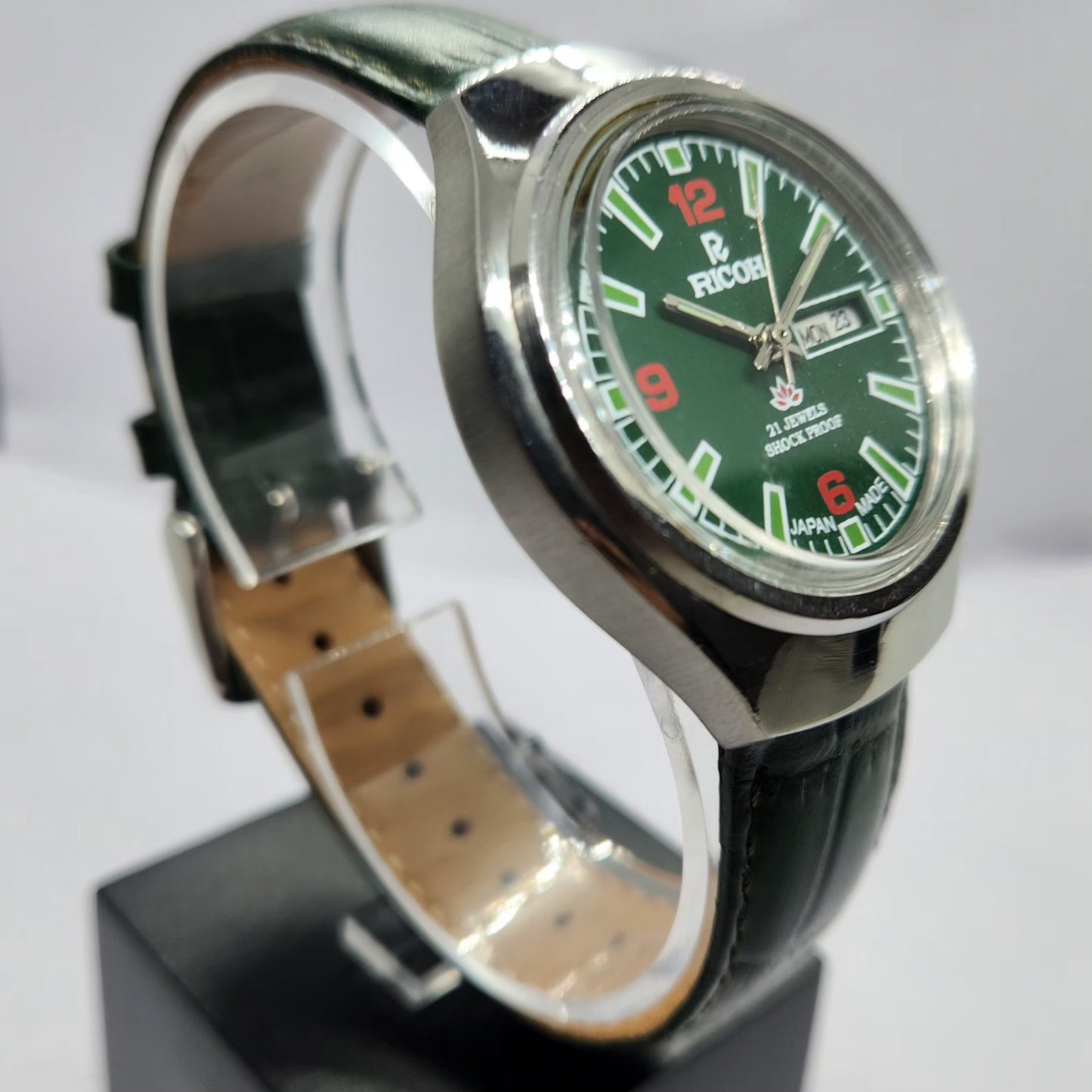 Vintage Ricoh R31 Automatic Green Face New Strap 21 Jewels Day-Date Men's Wrist Watch R79