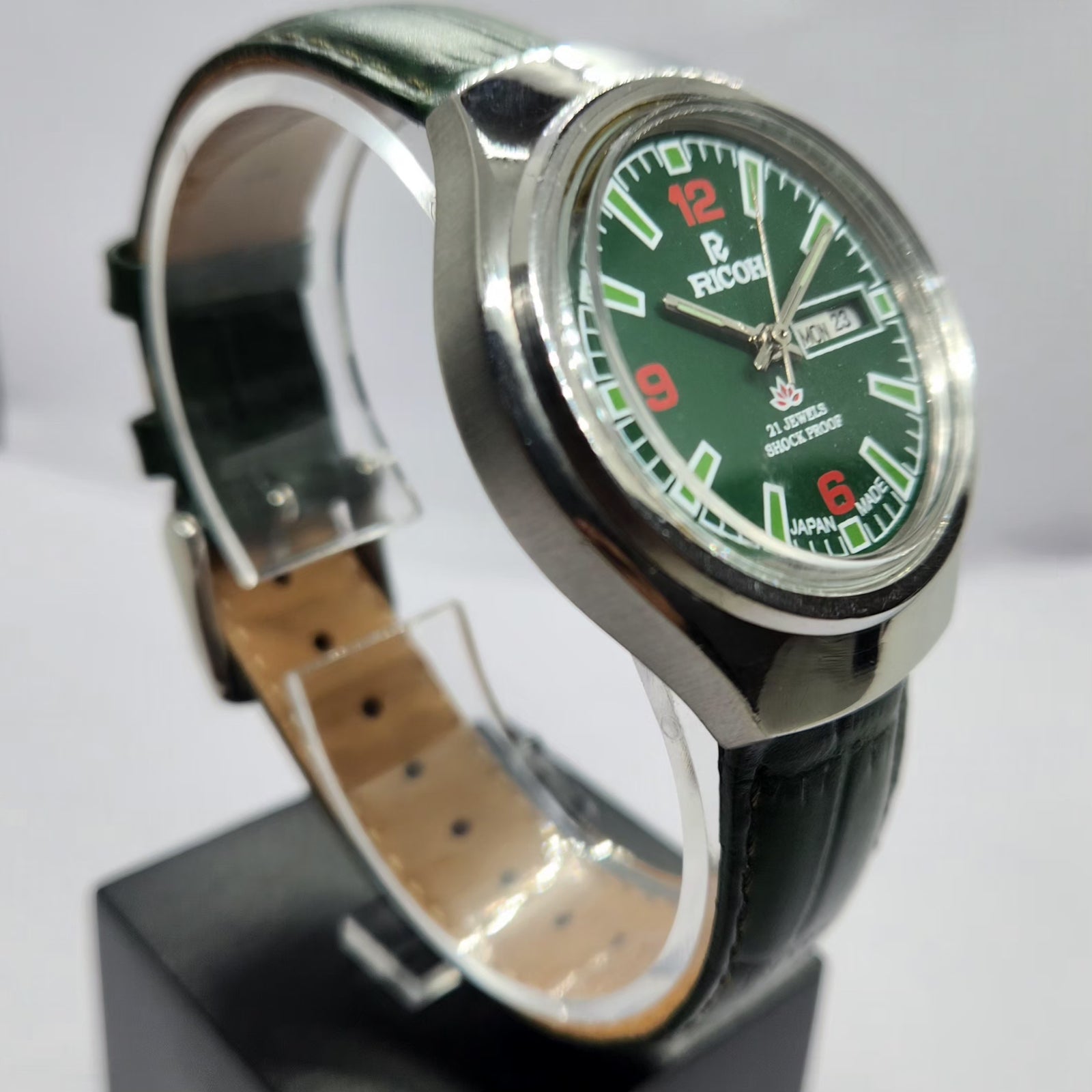 Vintage Ricoh R31 Automatic Green Face New Strap 21 Jewels Day-Date Men's Wrist Watch R79