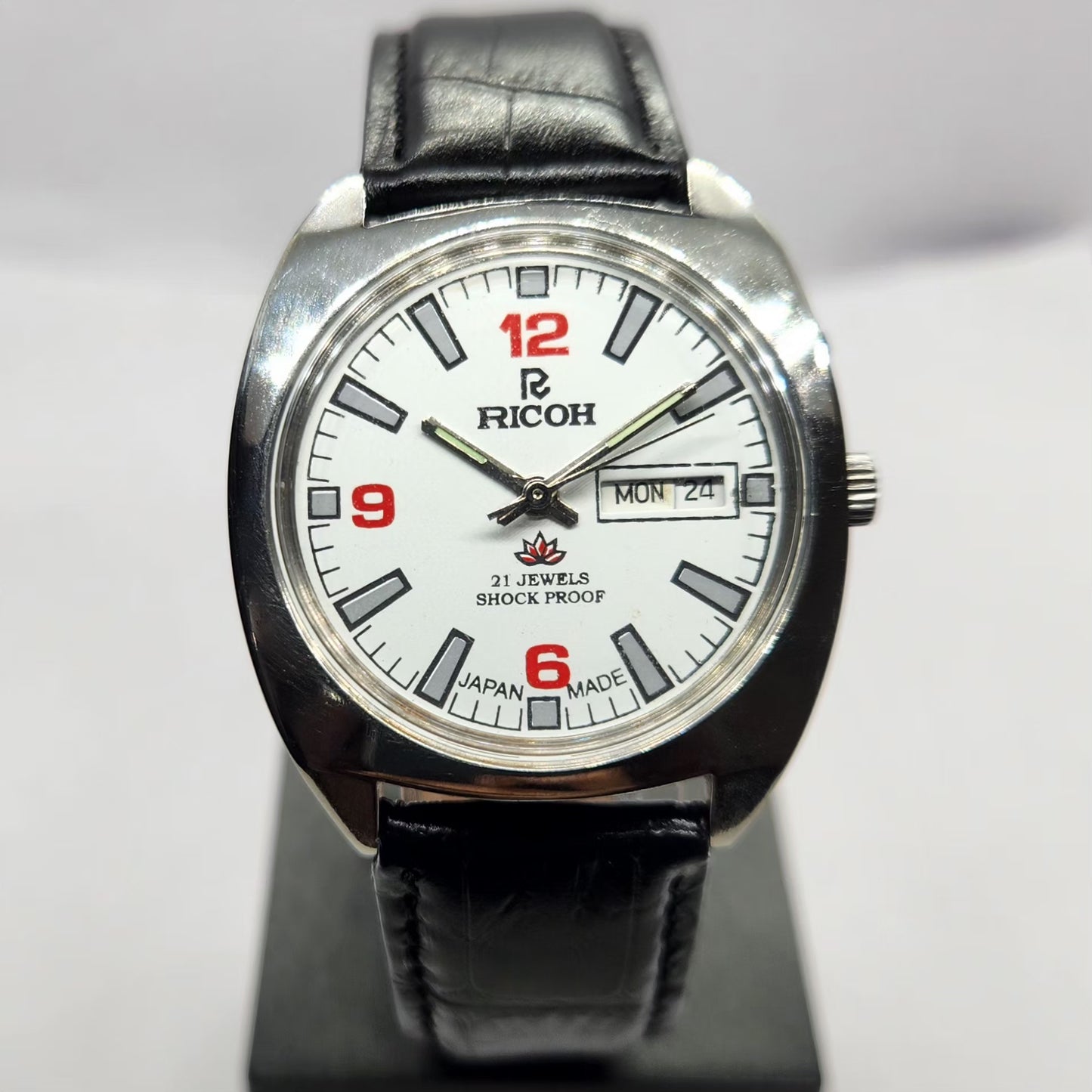 Vintage Ricoh R31 Automatic White Face New Strap 21 Jewels Day-Date Men's Wrist Watch R80