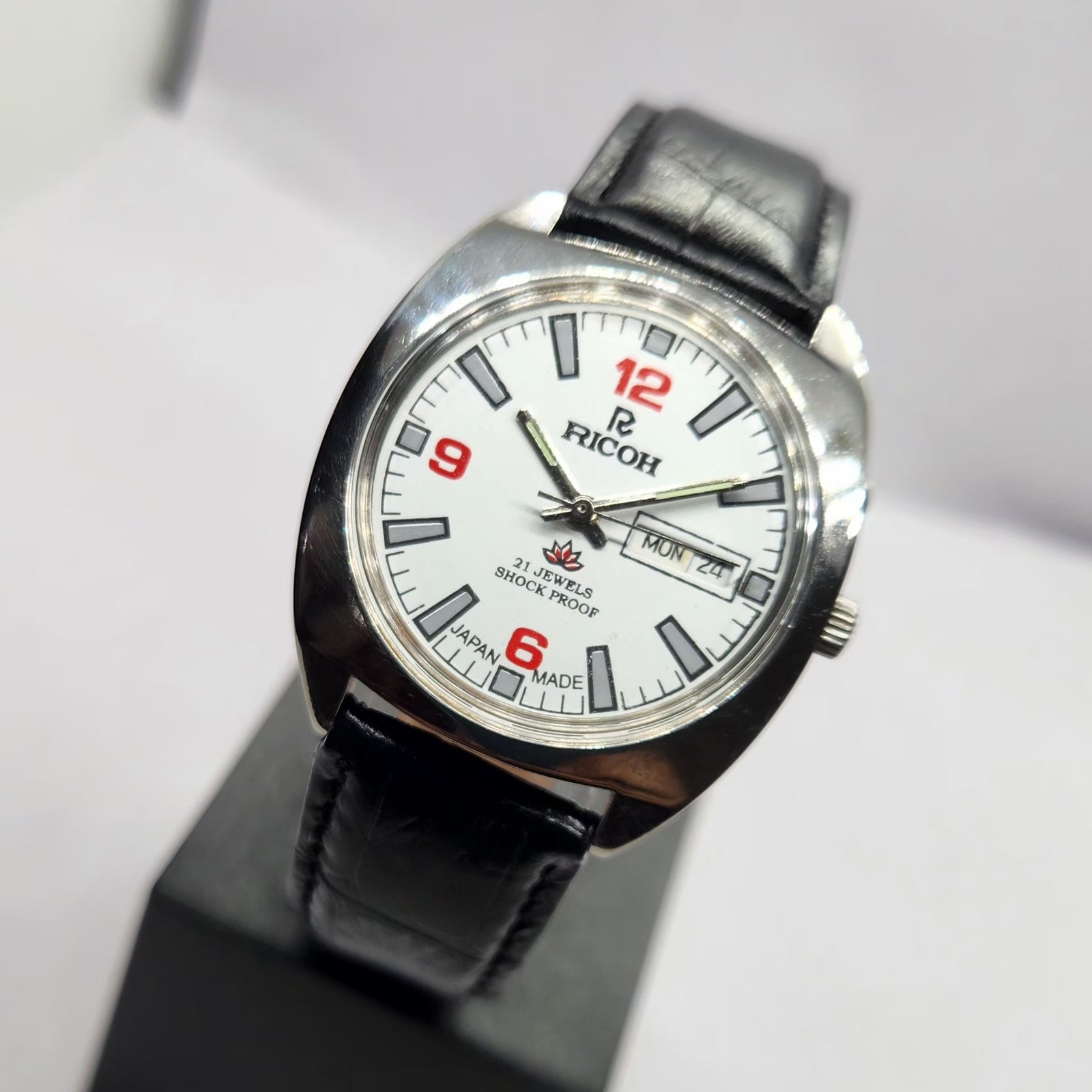 Vintage Ricoh R31 Automatic White Face New Strap 21 Jewels Day-Date Men's Wrist Watch R80