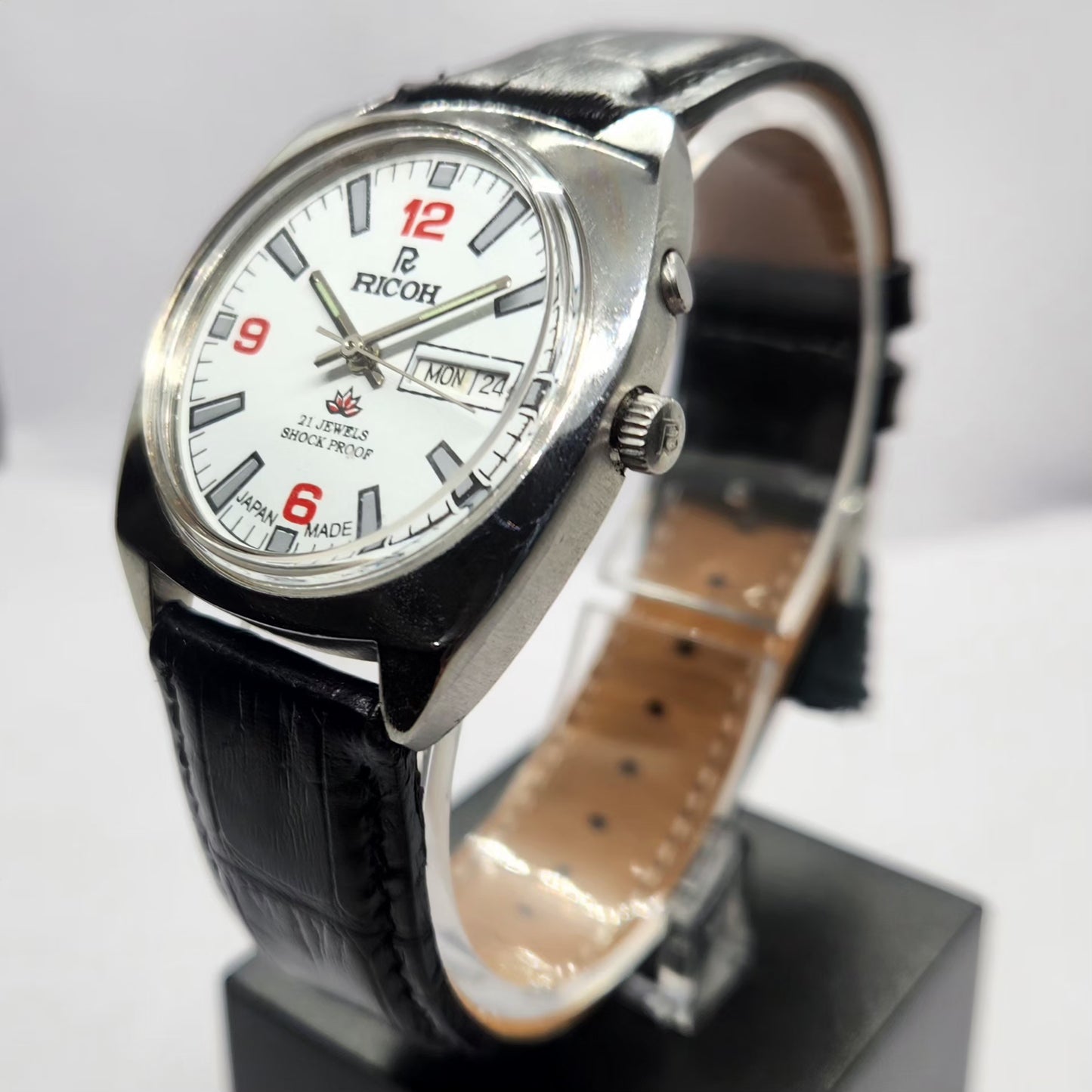Vintage Ricoh R31 Automatic White Face New Strap 21 Jewels Day-Date Men's Wrist Watch R80