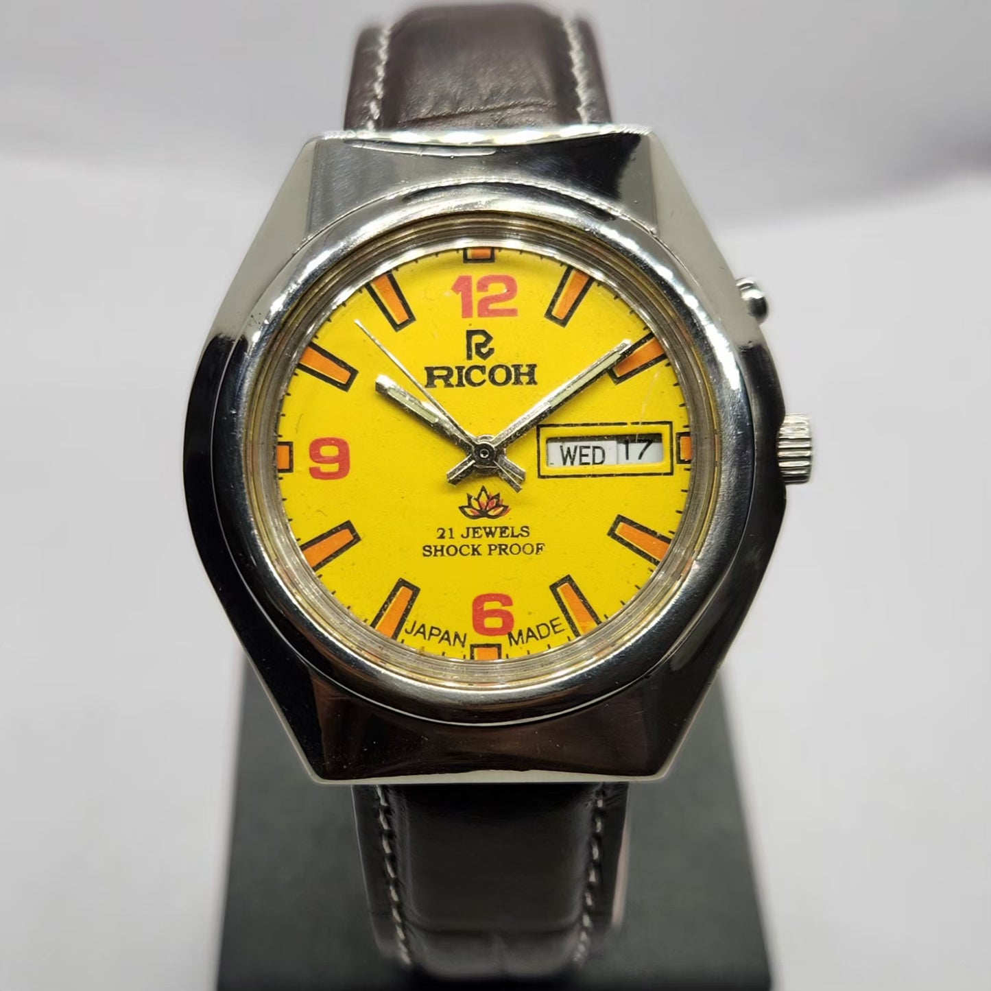 Vintage Ricoh R31 Automatic Yellow Face New Strap 21 Jewels Day-Date Men's Wrist Watch R83