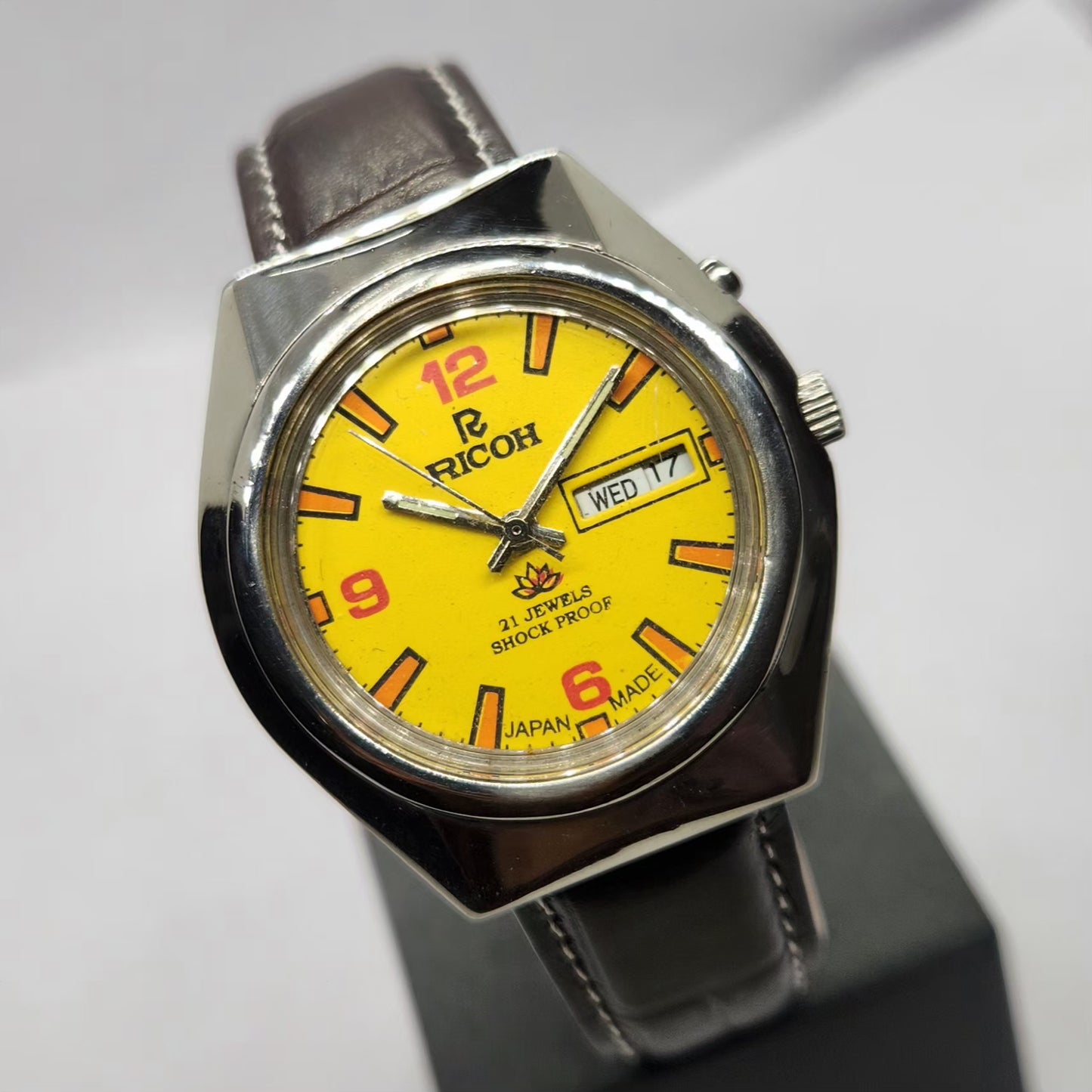 Vintage Ricoh R31 Automatic Yellow Face New Strap 21 Jewels Day-Date Men's Wrist Watch R83