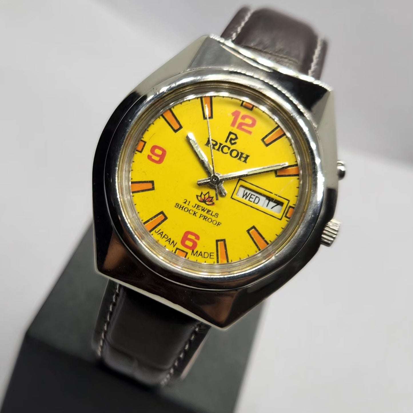 Vintage Ricoh R31 Automatic Yellow Face New Strap 21 Jewels Day-Date Men's Wrist Watch R83