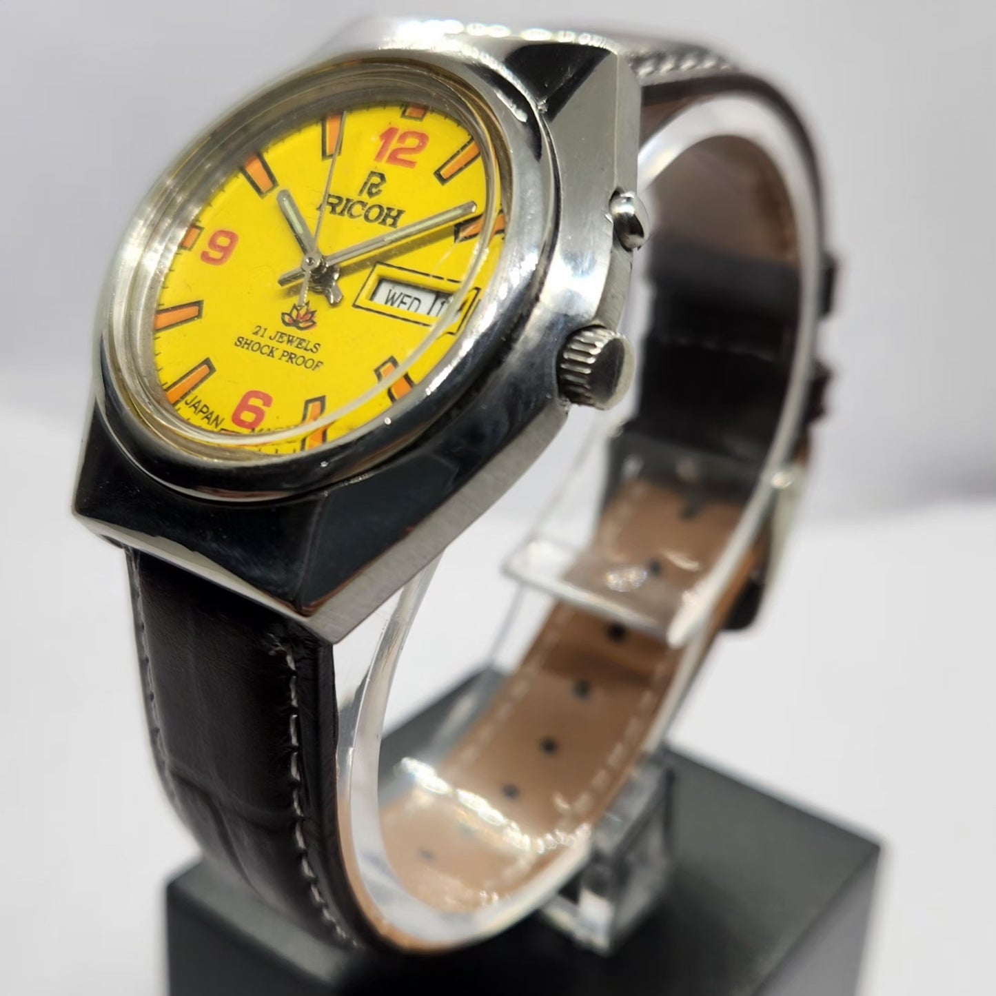 Vintage Ricoh R31 Automatic Yellow Face New Strap 21 Jewels Day-Date Men's Wrist Watch R83