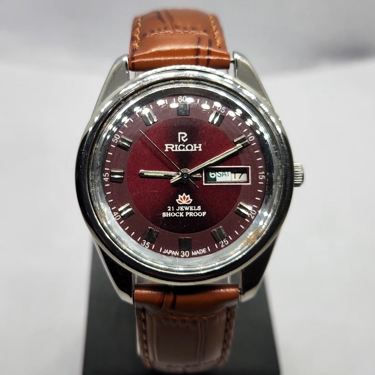 Vintage Ricoh R31 Automatic Red Face New Strap 21 Jewels Day-Date Men's Wrist Watch R84