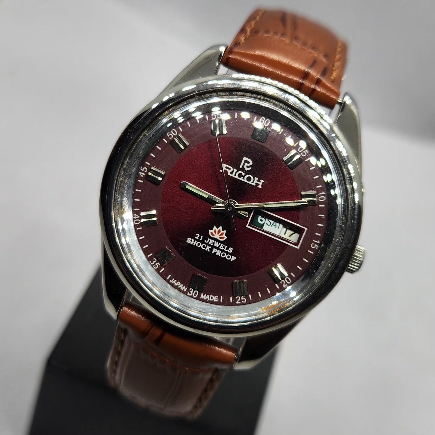 Vintage Ricoh R31 Automatic Red Face New Strap 21 Jewels Day-Date Men's Wrist Watch R84