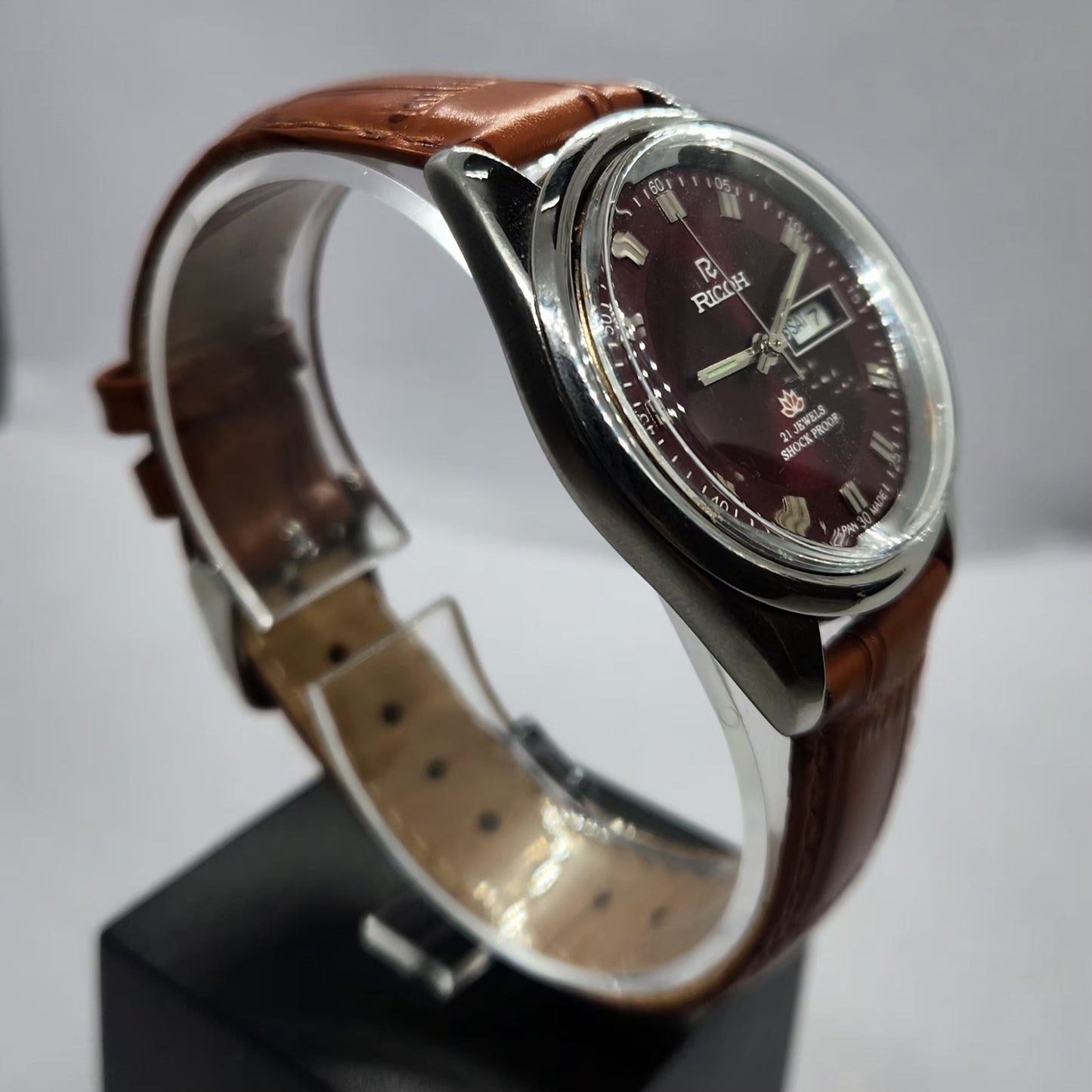 Vintage Ricoh R31 Automatic Red Face New Strap 21 Jewels Day-Date Men's Wrist Watch R84