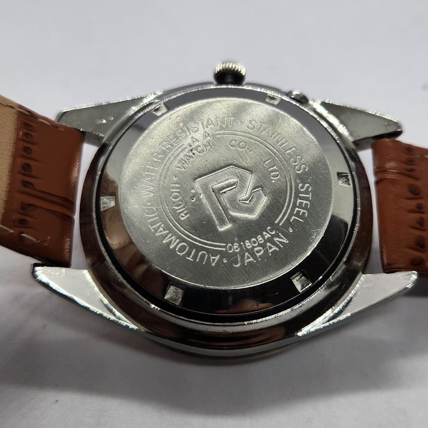 Vintage Ricoh R31 Automatic Red Face New Strap 21 Jewels Day-Date Men's Wrist Watch R84