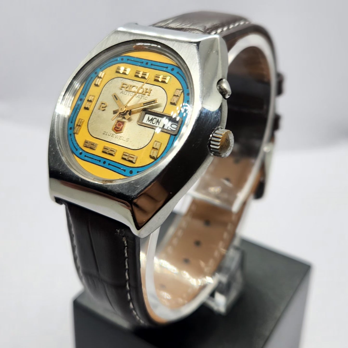 Vintage Ricoh R31 Automatic Gold Face New Strap 21 Jewels Day-Date Men's Wrist Watch R86