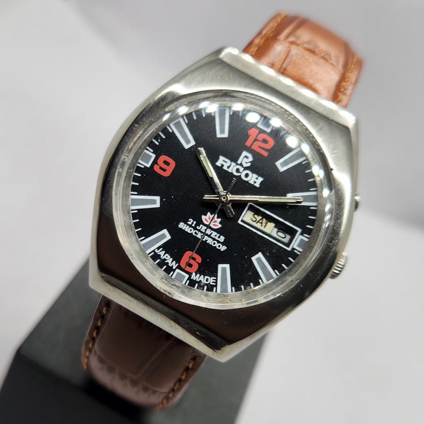 Vintage Ricoh R31 Automatic Black Face New Strap 21 Jewels Day-Date Men's Wrist Watch R88