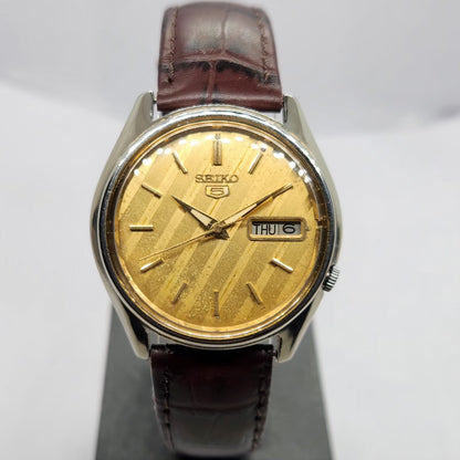 Vintage 1980 Original Seiko 5 Automatic 7009-8150 Gold Face 17 Jewels Day-Date Japanese Men's Wrist Watch SA01