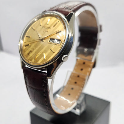 Vintage 1980 Original Seiko 5 Automatic 7009-8150 Gold Face 17 Jewels Day-Date Japanese Men's Wrist Watch SA01