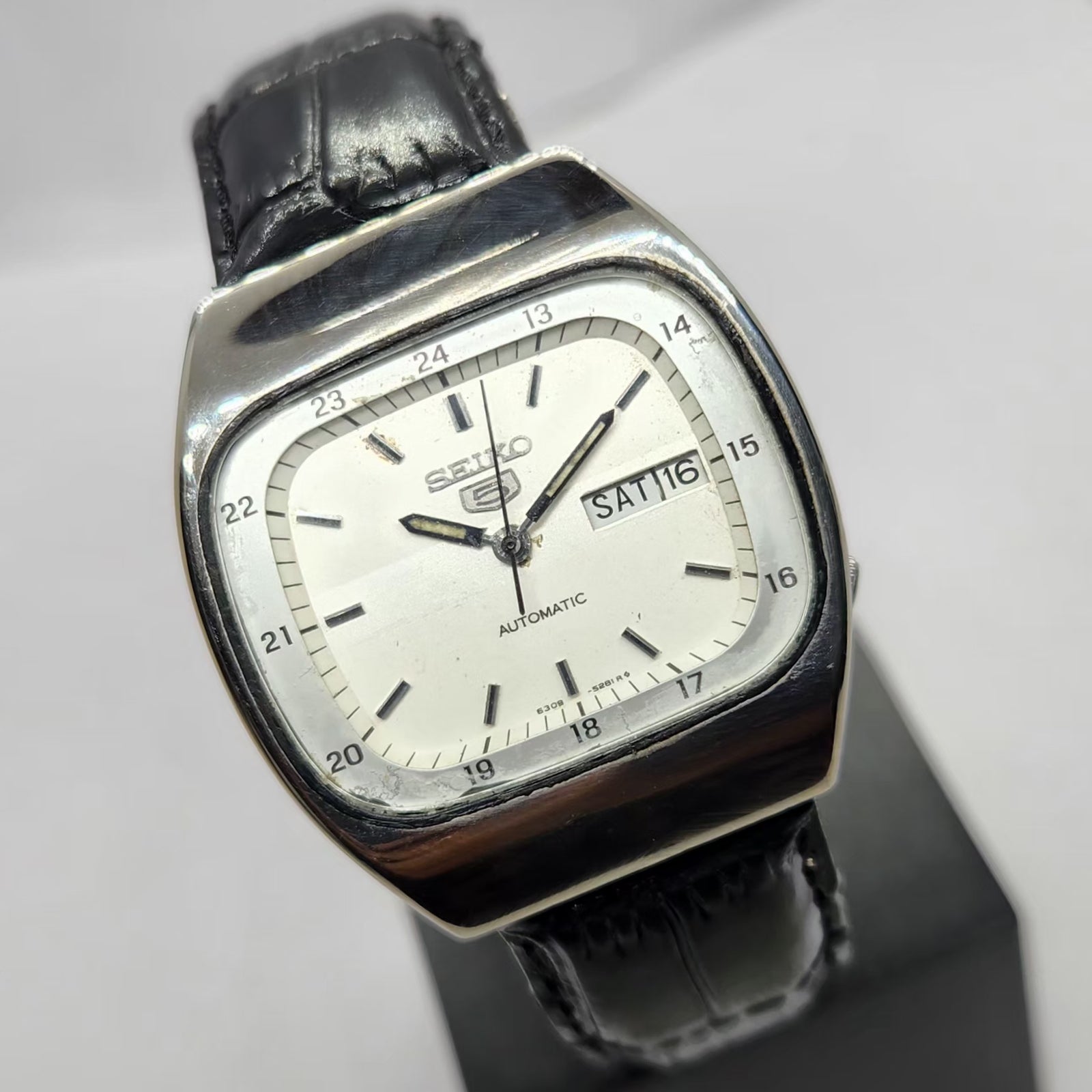 Vintage 1985 Original Seiko 5 Automatic 6309-532A White Face 17 Jewels Day-Date Japanese Men's Wrist Watch SA02
