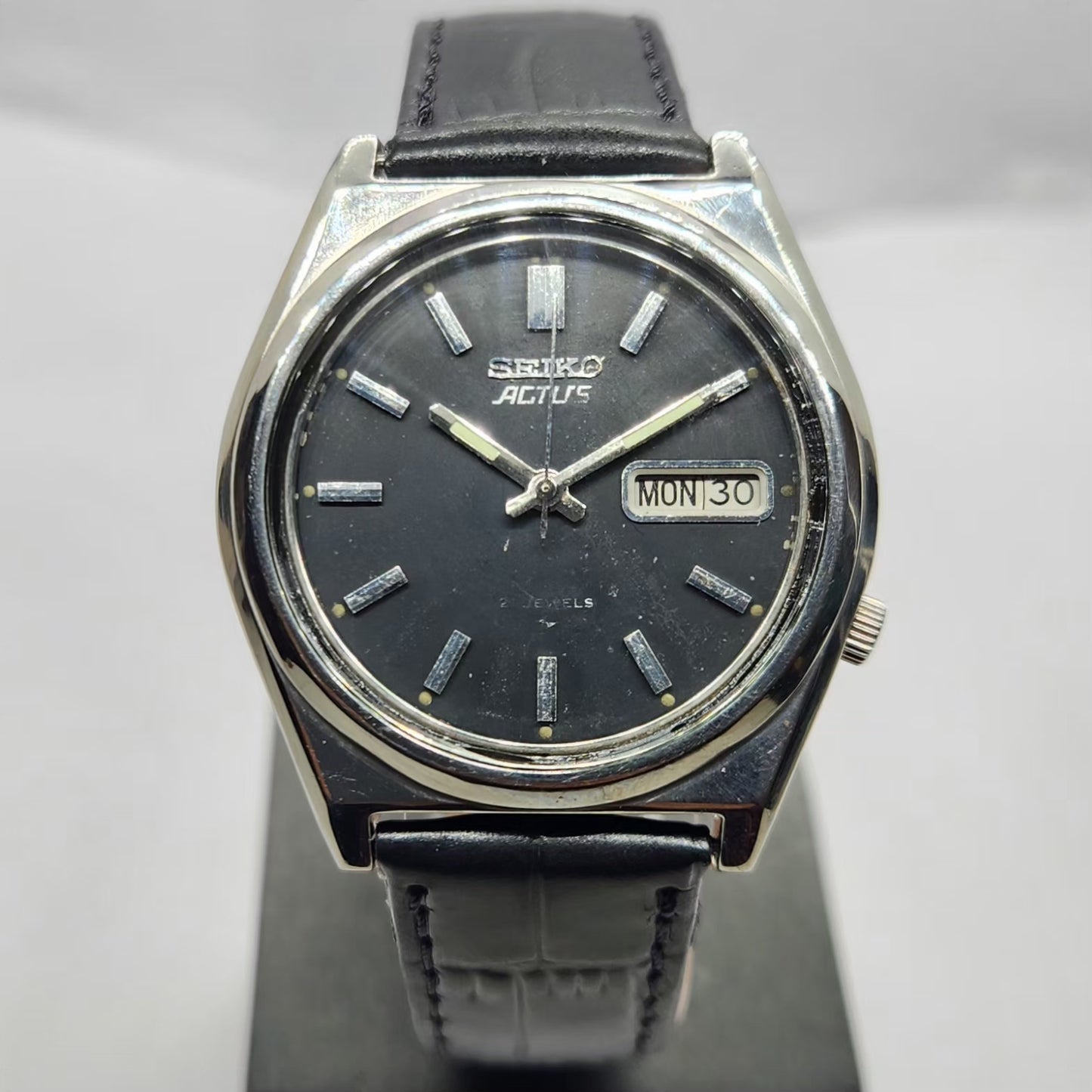 Vintage 1978 Original Seiko 5 Automatic 7009-8762 Black Face 17 Jewels Day-Date Japanese Men's Wrist Watch SA05