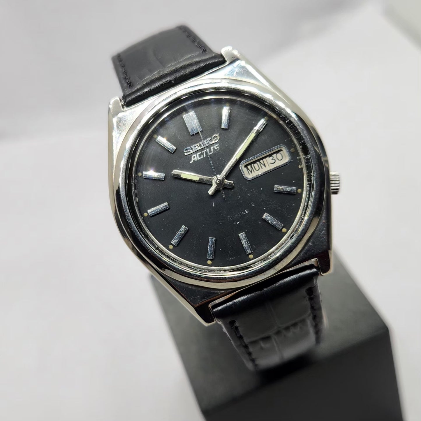 Vintage 1978 Original Seiko 5 Automatic 7009-8762 Black Face 17 Jewels Day-Date Japanese Men's Wrist Watch SA05