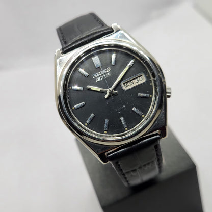 Vintage 1978 Original Seiko 5 Automatic 7009-8762 Black Face 17 Jewels Day-Date Japanese Men's Wrist Watch SA05