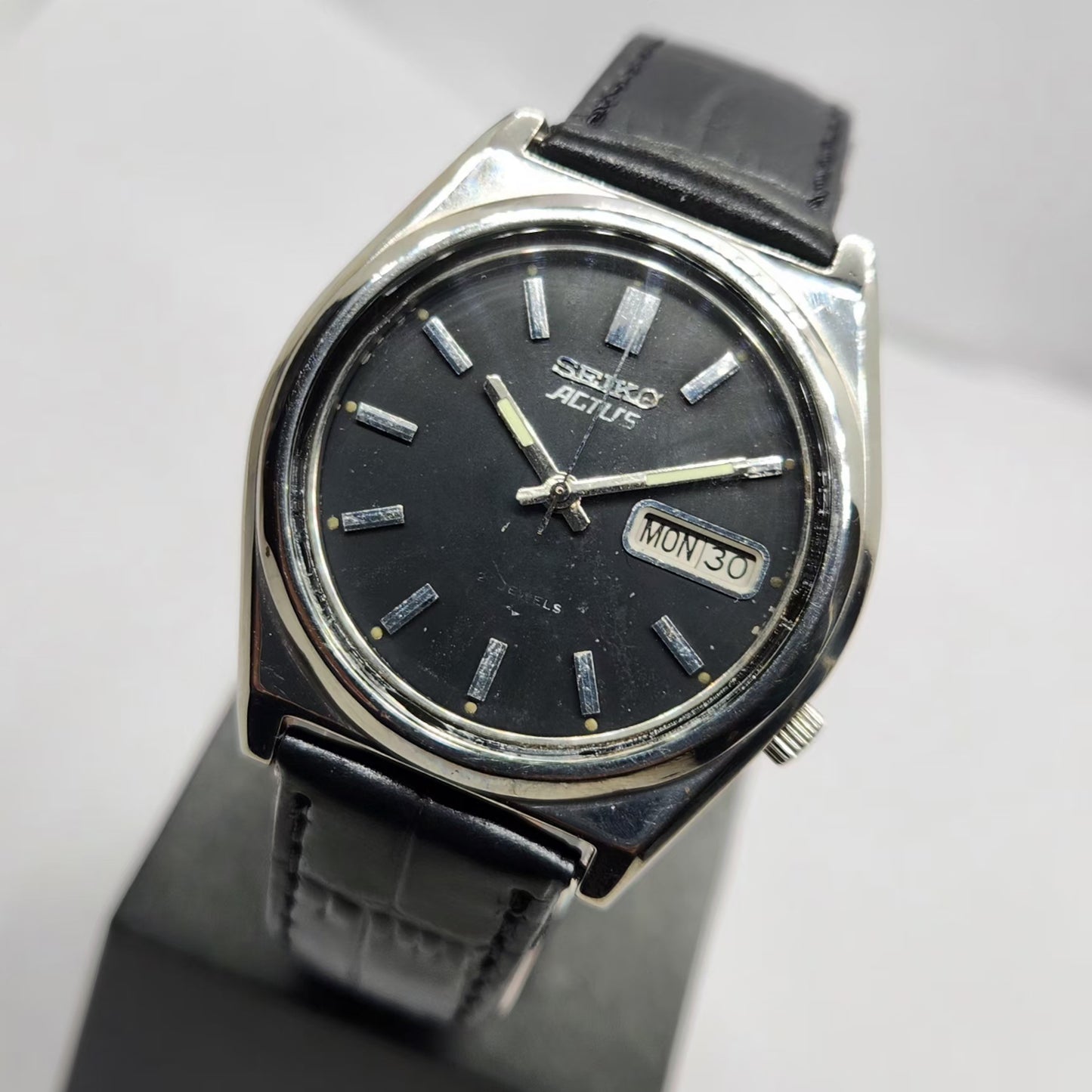 Vintage 1978 Original Seiko 5 Automatic 7009-8762 Black Face 17 Jewels Day-Date Japanese Men's Wrist Watch SA05