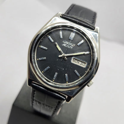 Vintage 1978 Original Seiko 5 Automatic 7009-8762 Black Face 17 Jewels Day-Date Japanese Men's Wrist Watch SA05