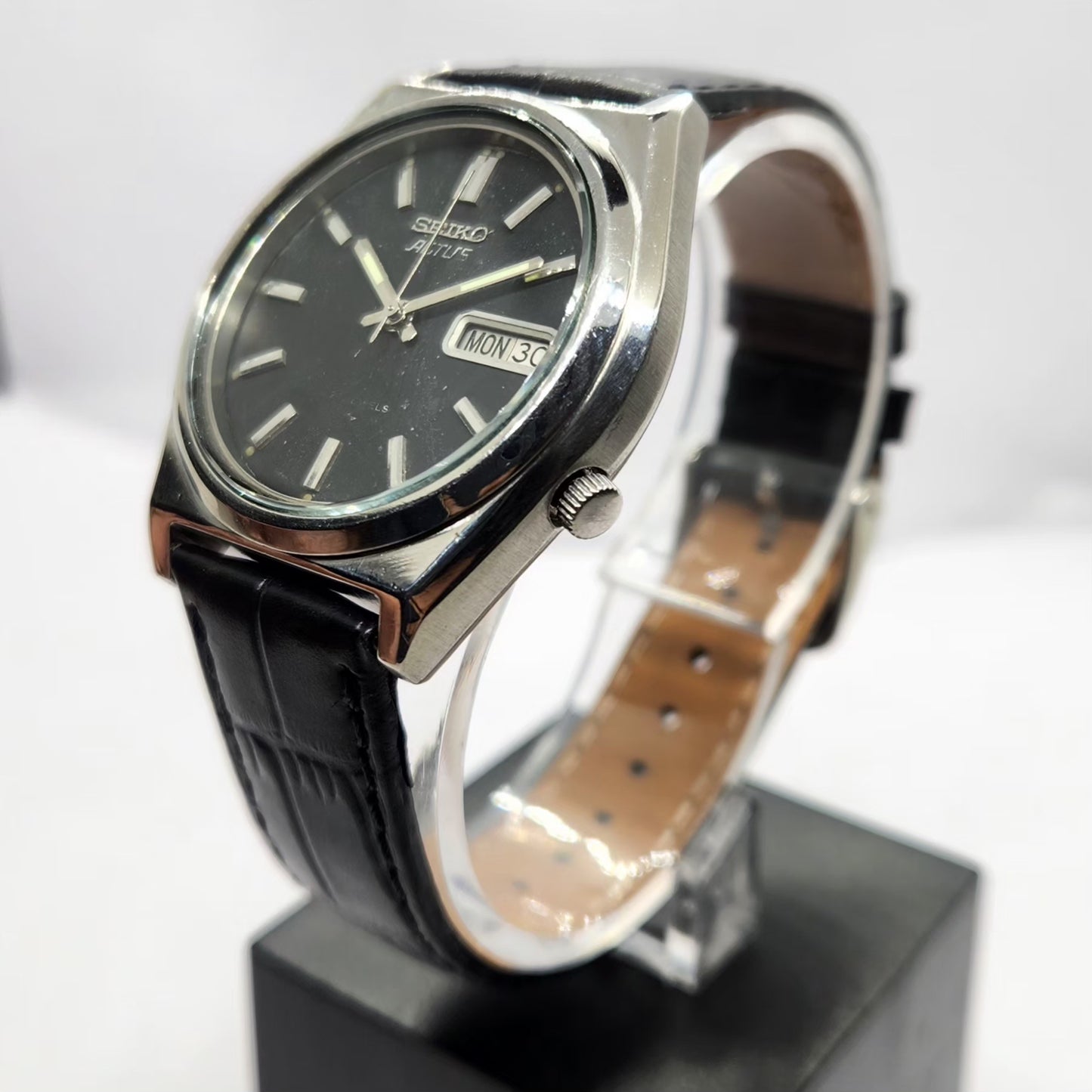 Vintage 1978 Original Seiko 5 Automatic 7009-8762 Black Face 17 Jewels Day-Date Japanese Men's Wrist Watch SA05