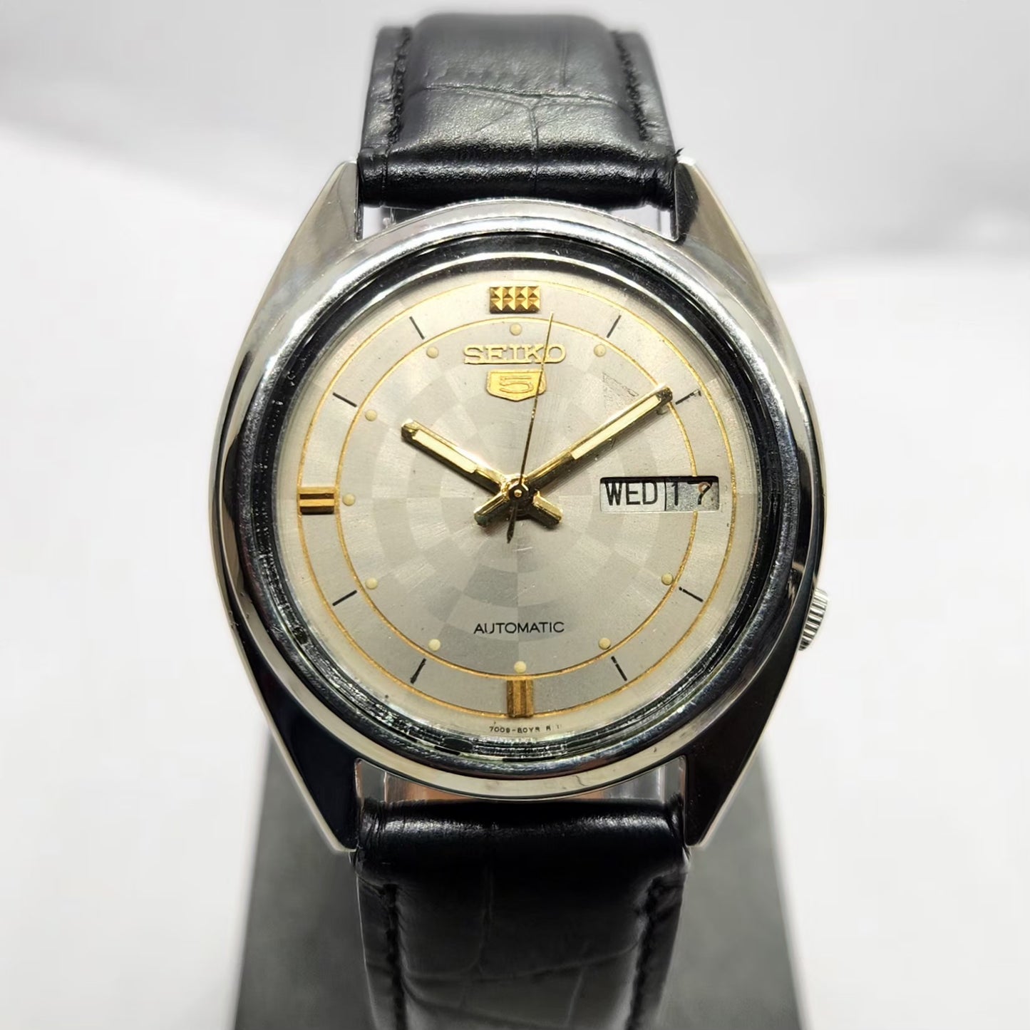 Vintage 1975 Original Seiko 5 Automatic 7019-8180 Grey Face 21 Jewels Day-Date Japanese Men's Wrist Watch SA06